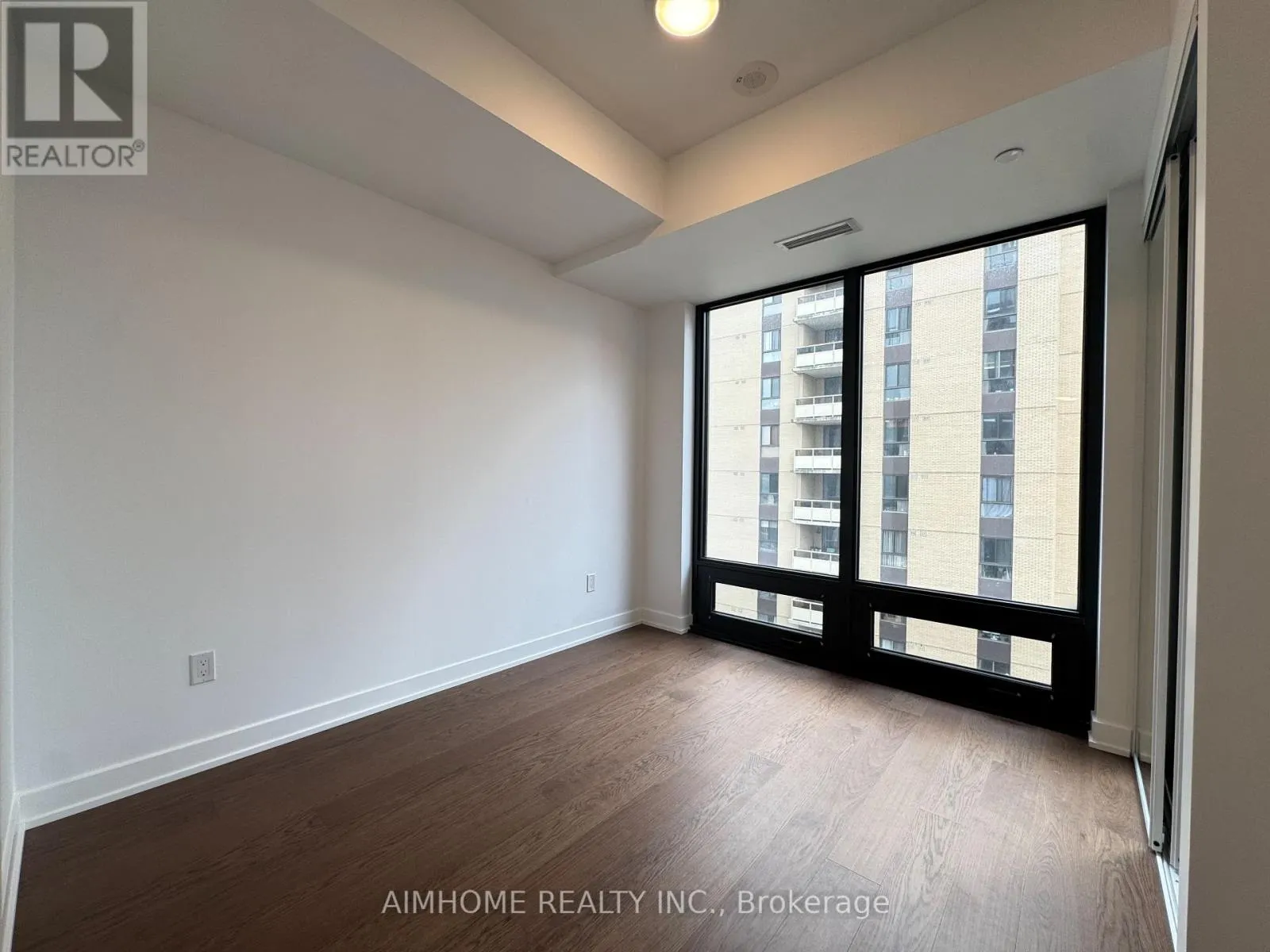1606 - 91 MONTCLAIR AVENUE