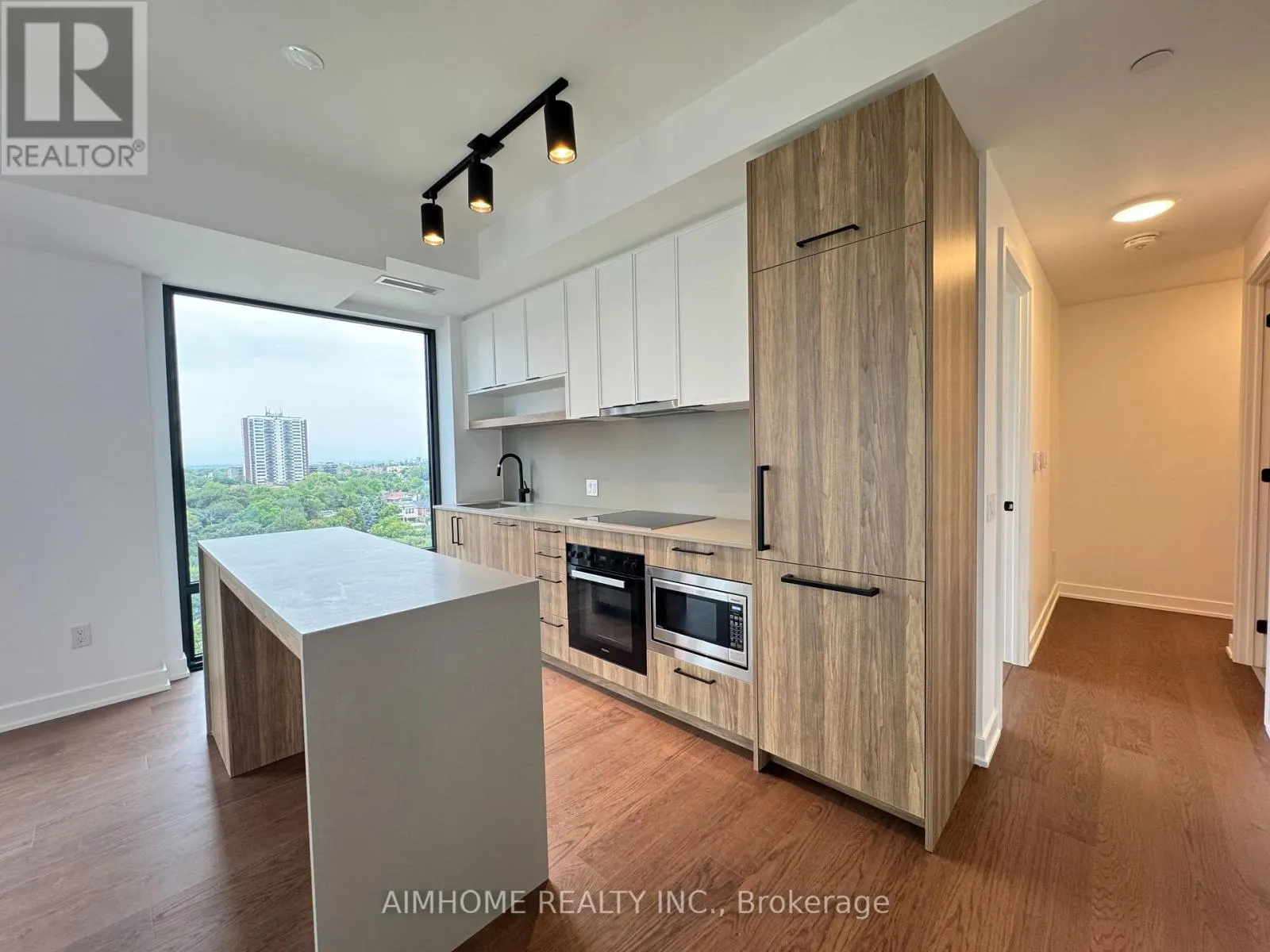 1606 - 91 MONTCLAIR AVENUE