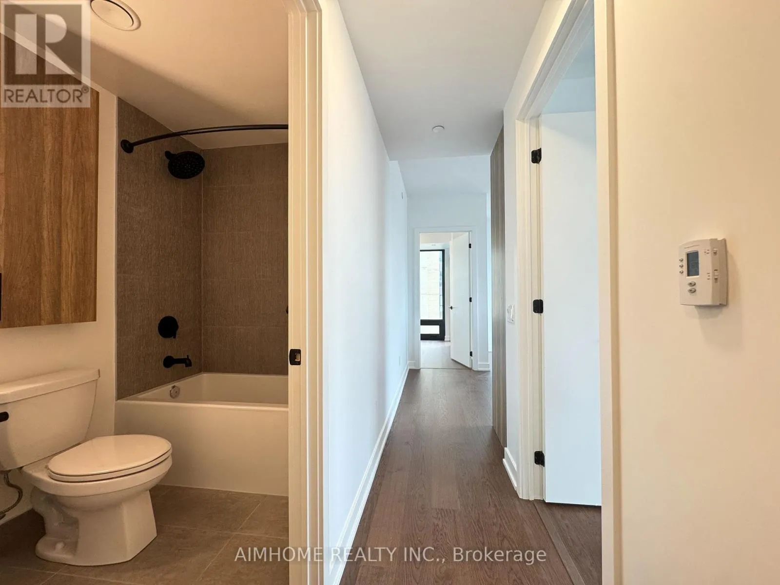 1606 - 91 MONTCLAIR AVENUE