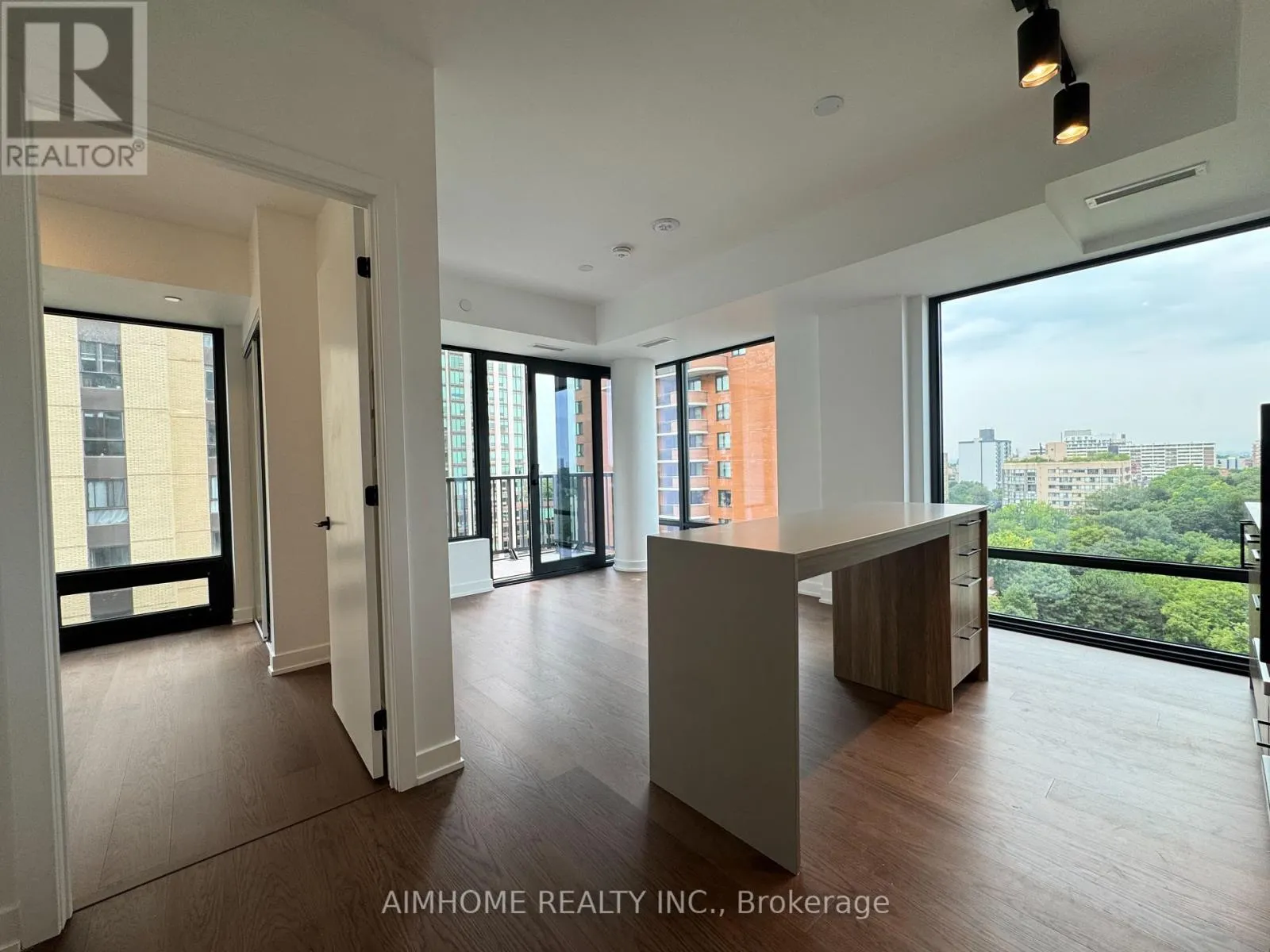 1606 - 91 MONTCLAIR AVENUE