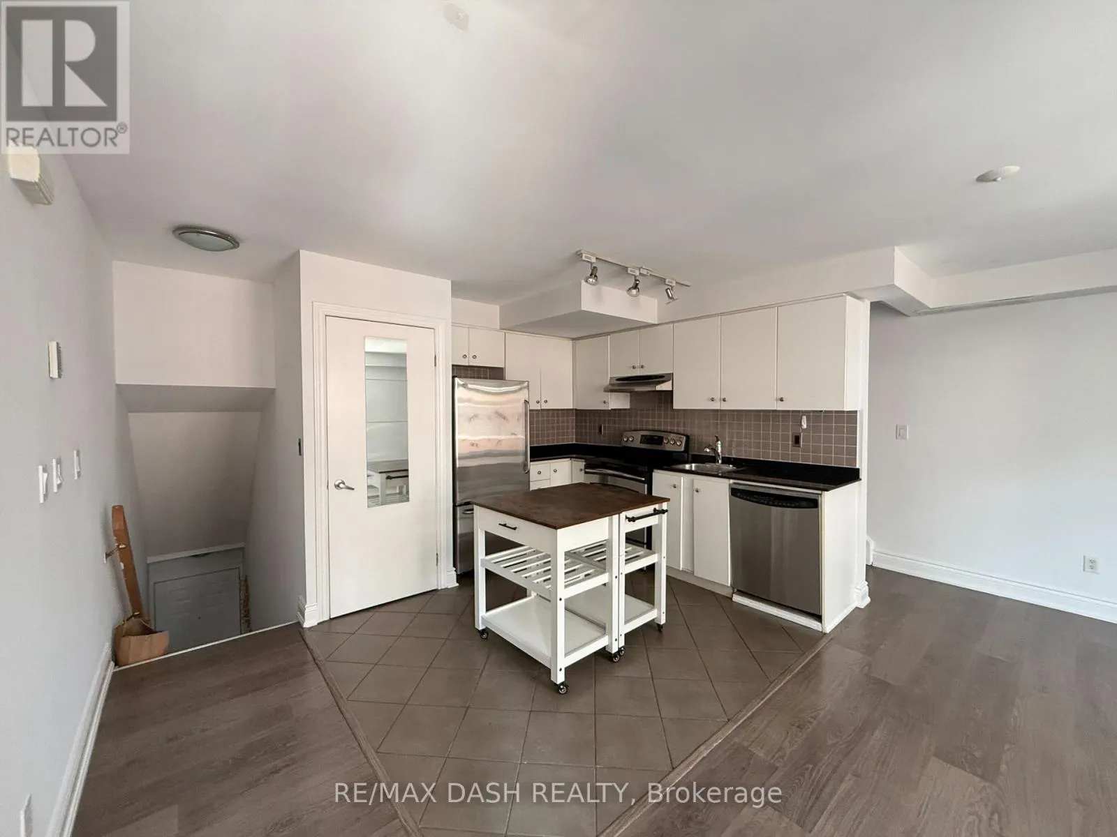 342 - 415 JARVIS STREET