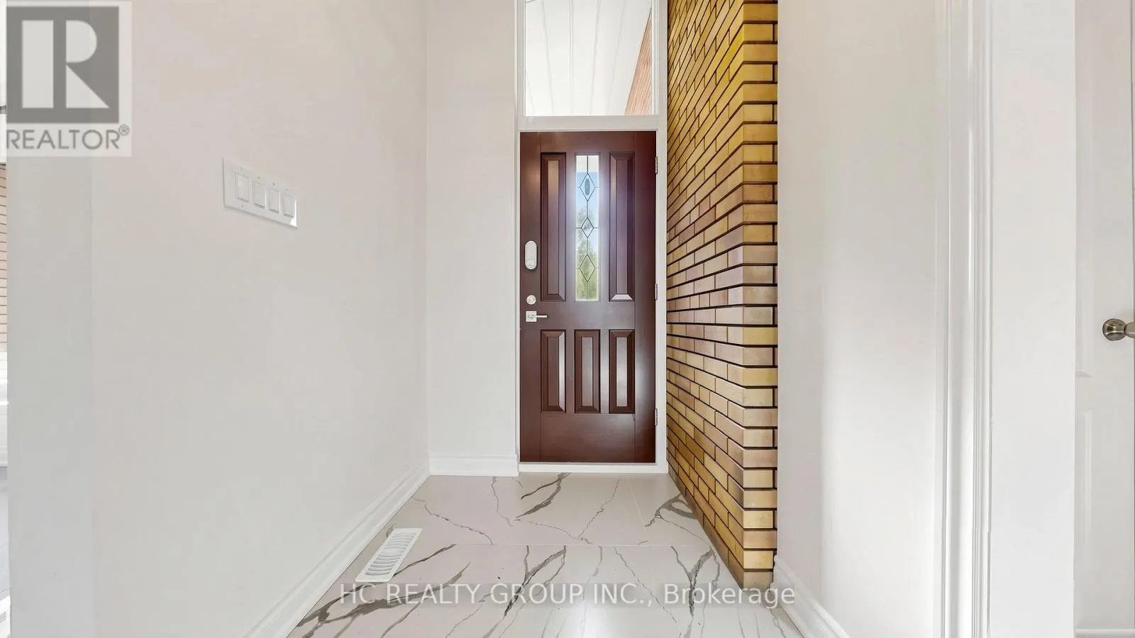 52 DUKINFIELD CRESCENT