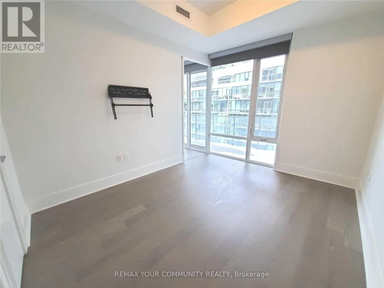 918 - 29 QUEENS QUAY E