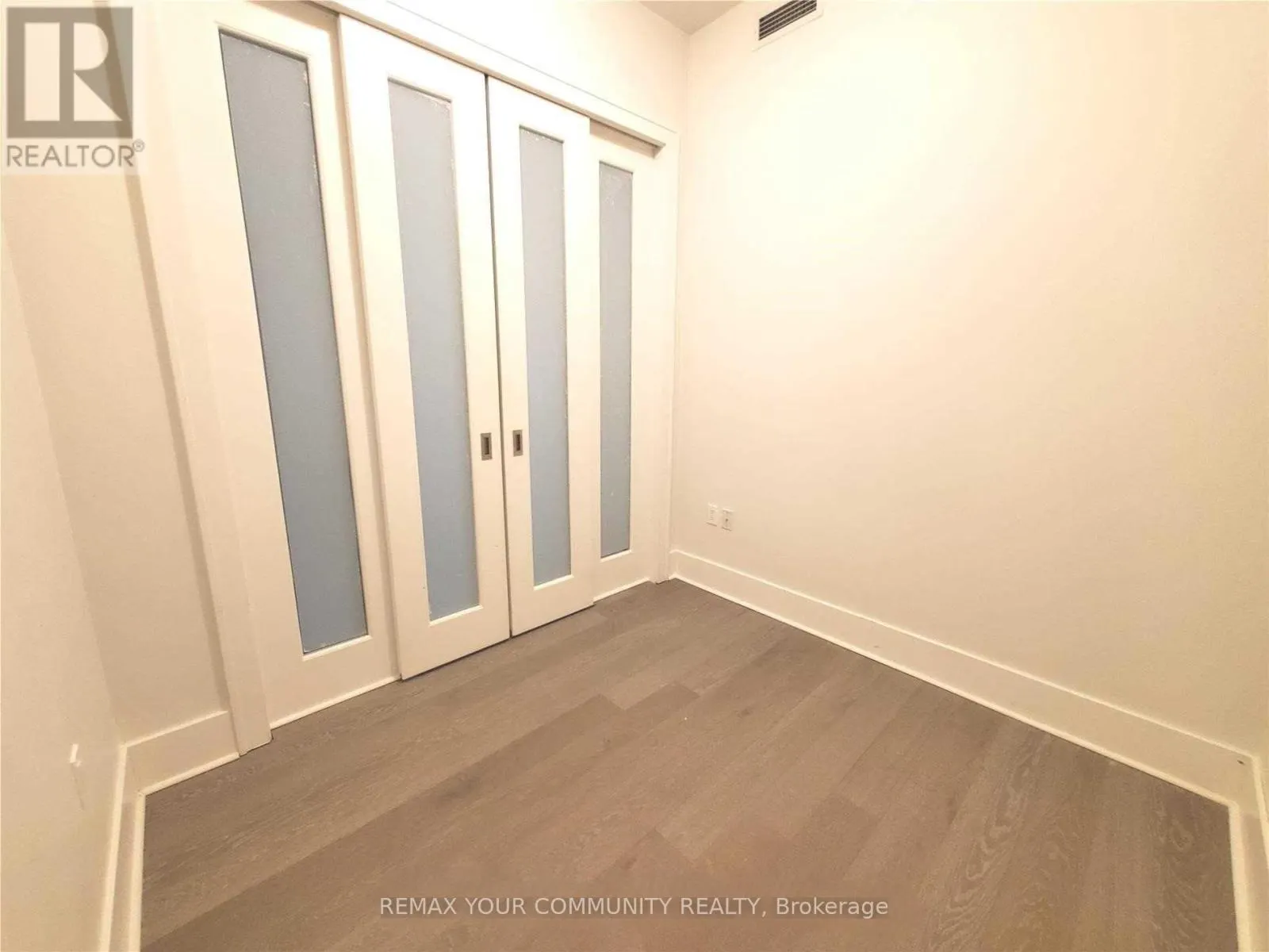 918 - 29 QUEENS QUAY E