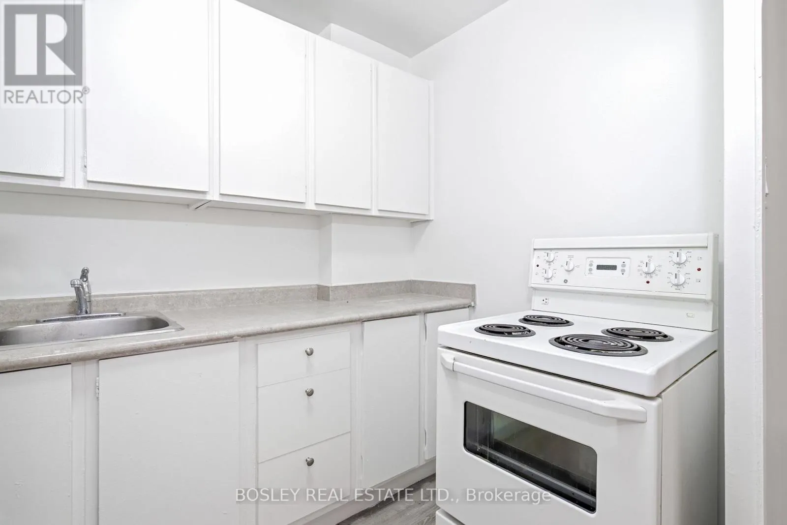 805 - 85 LAWTON BOULEVARD