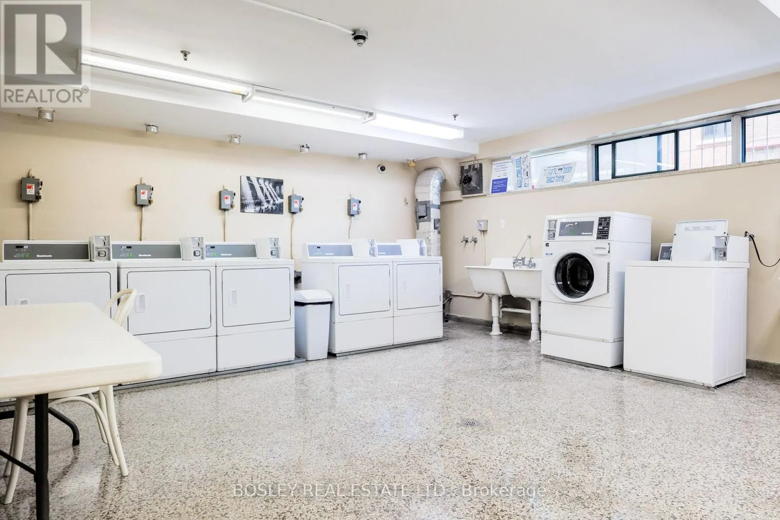 805 - 85 LAWTON BOULEVARD