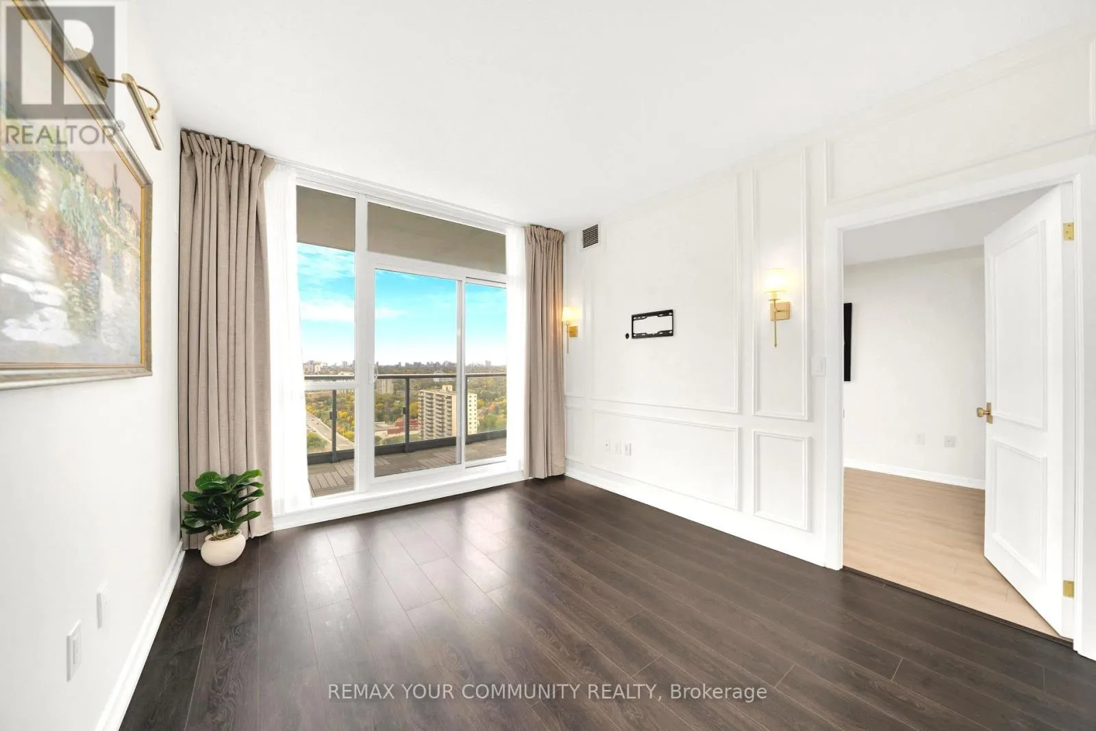 1607 - 70 FOREST MANOR ROAD