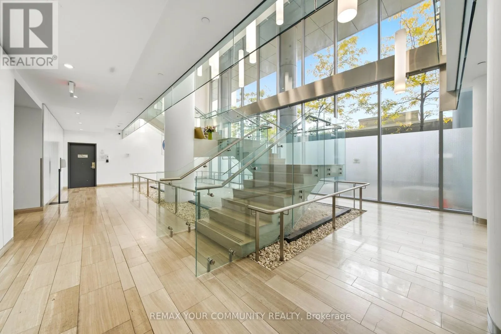 1607 - 70 FOREST MANOR ROAD