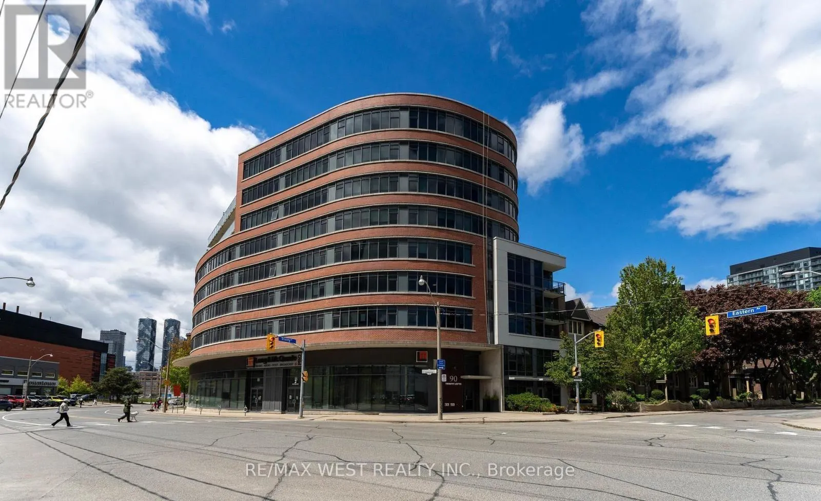 303 - 90 TRINITY STREET