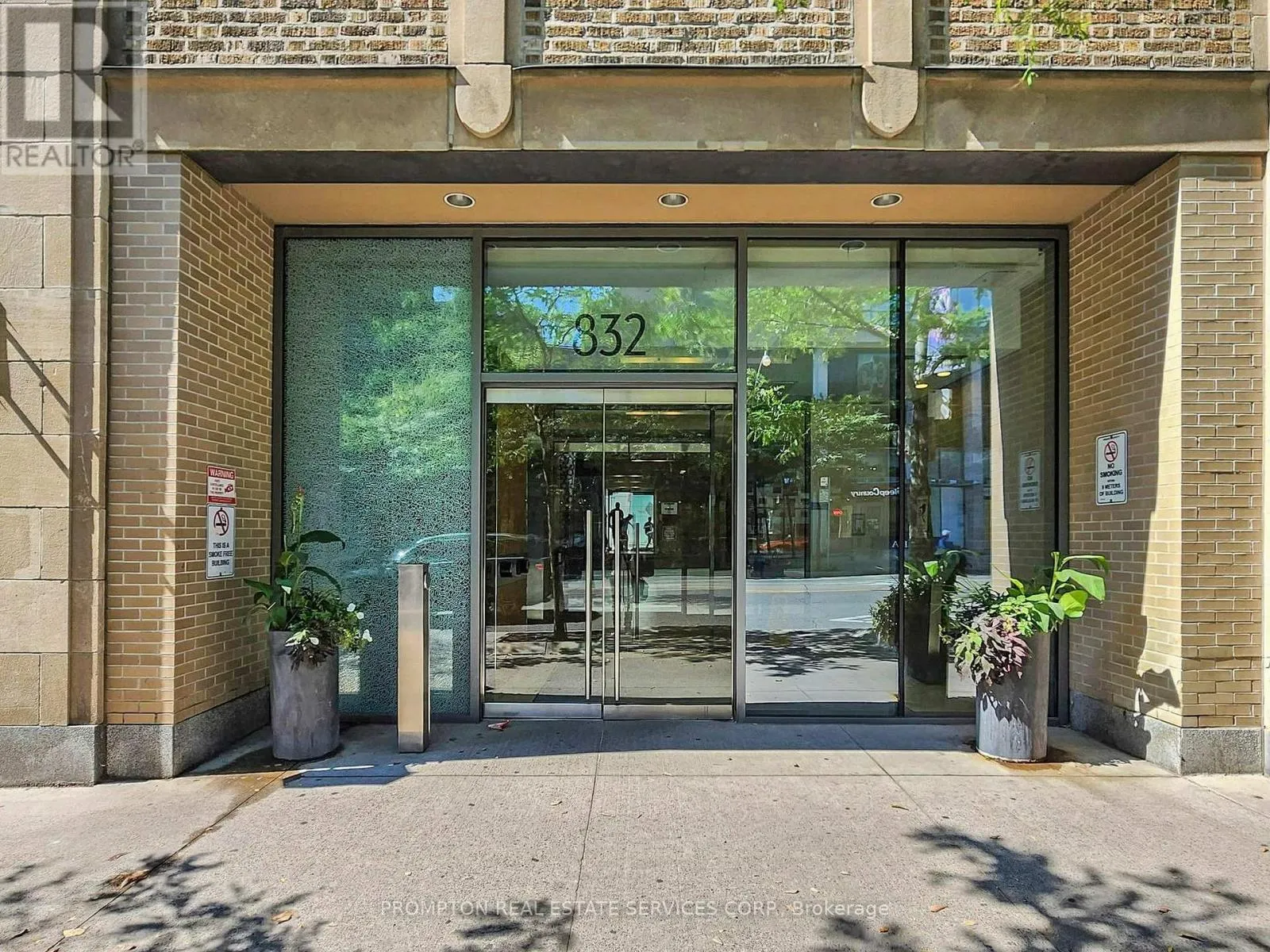 905 - 832 BAY STREET