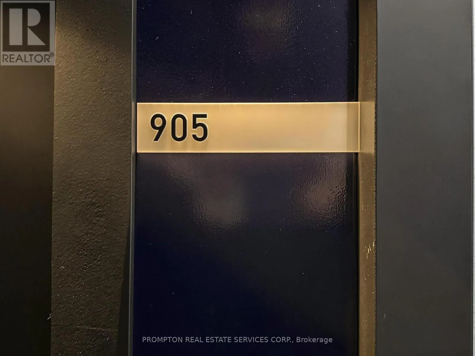905 - 832 BAY STREET
