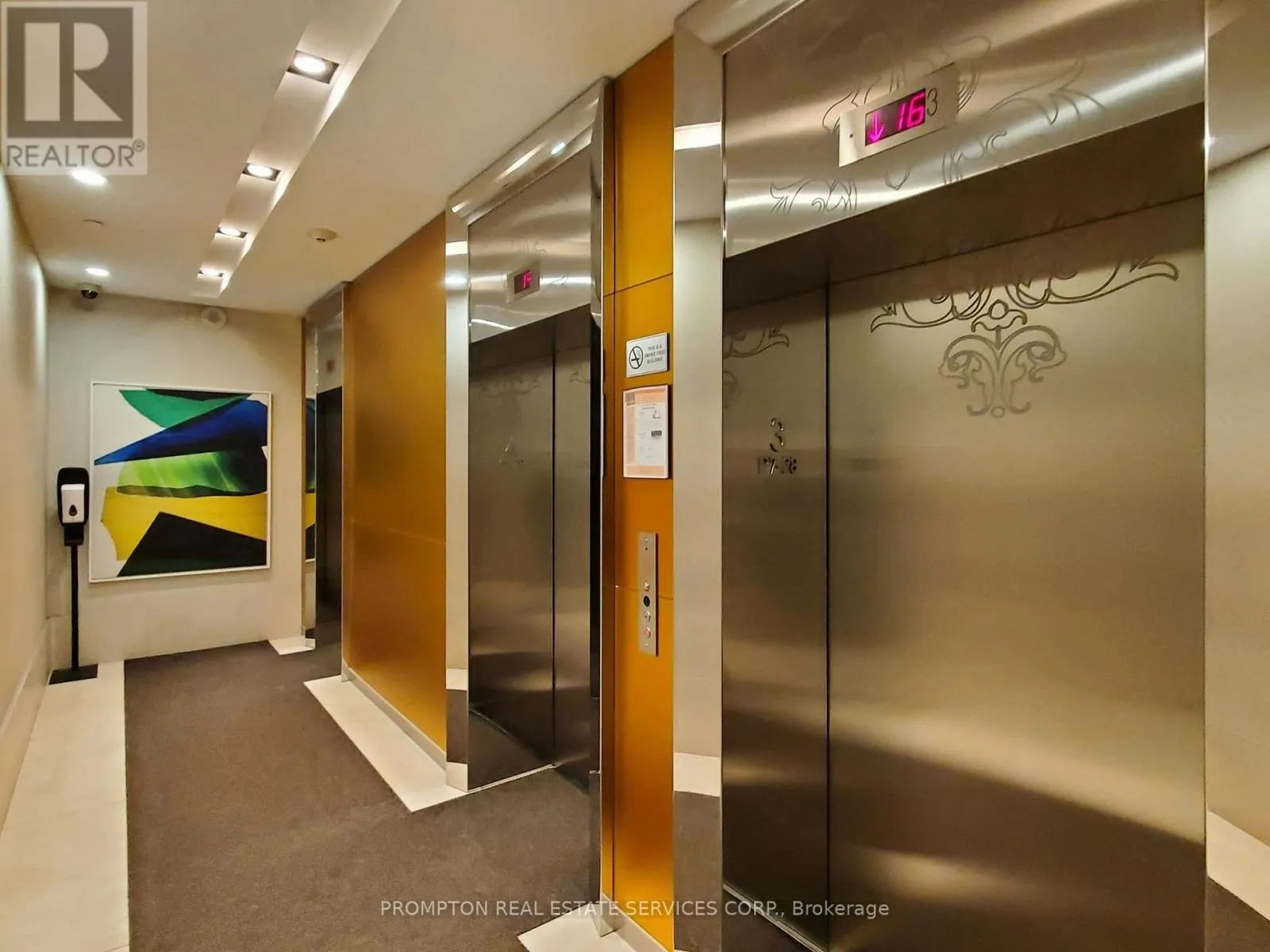905 - 832 BAY STREET