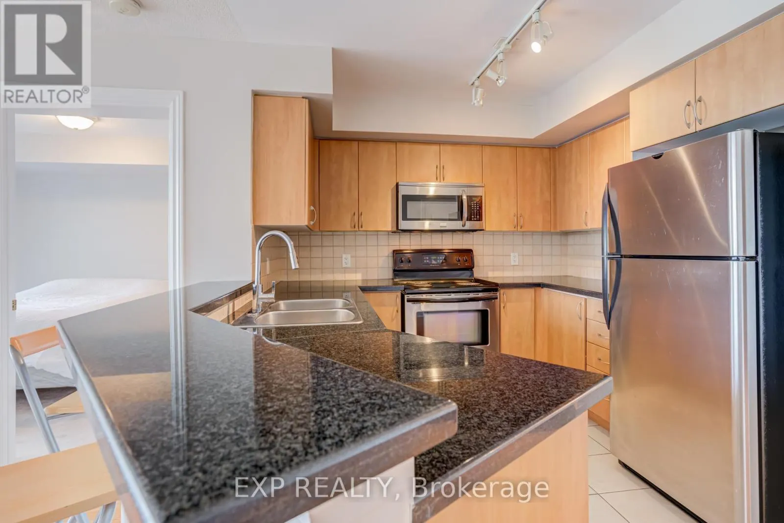 506 - 3840 BATHURST STREET