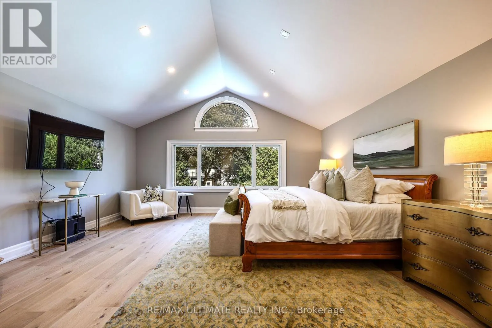 10 FIELD AVENUE