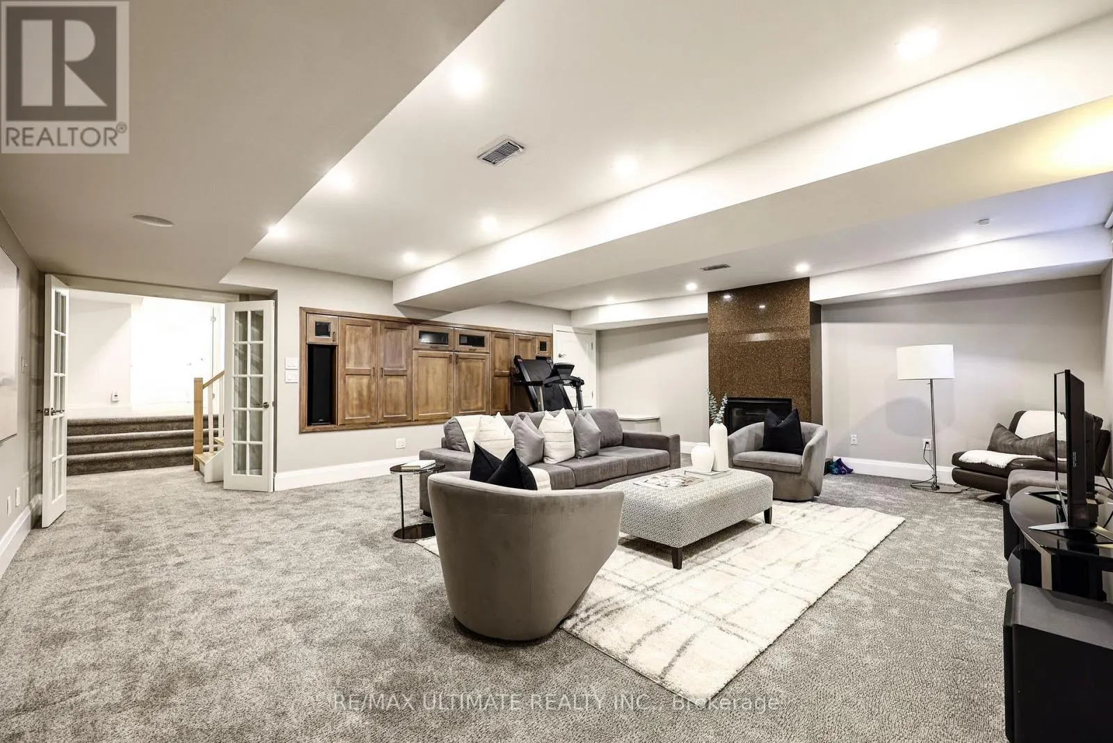 10 FIELD AVENUE