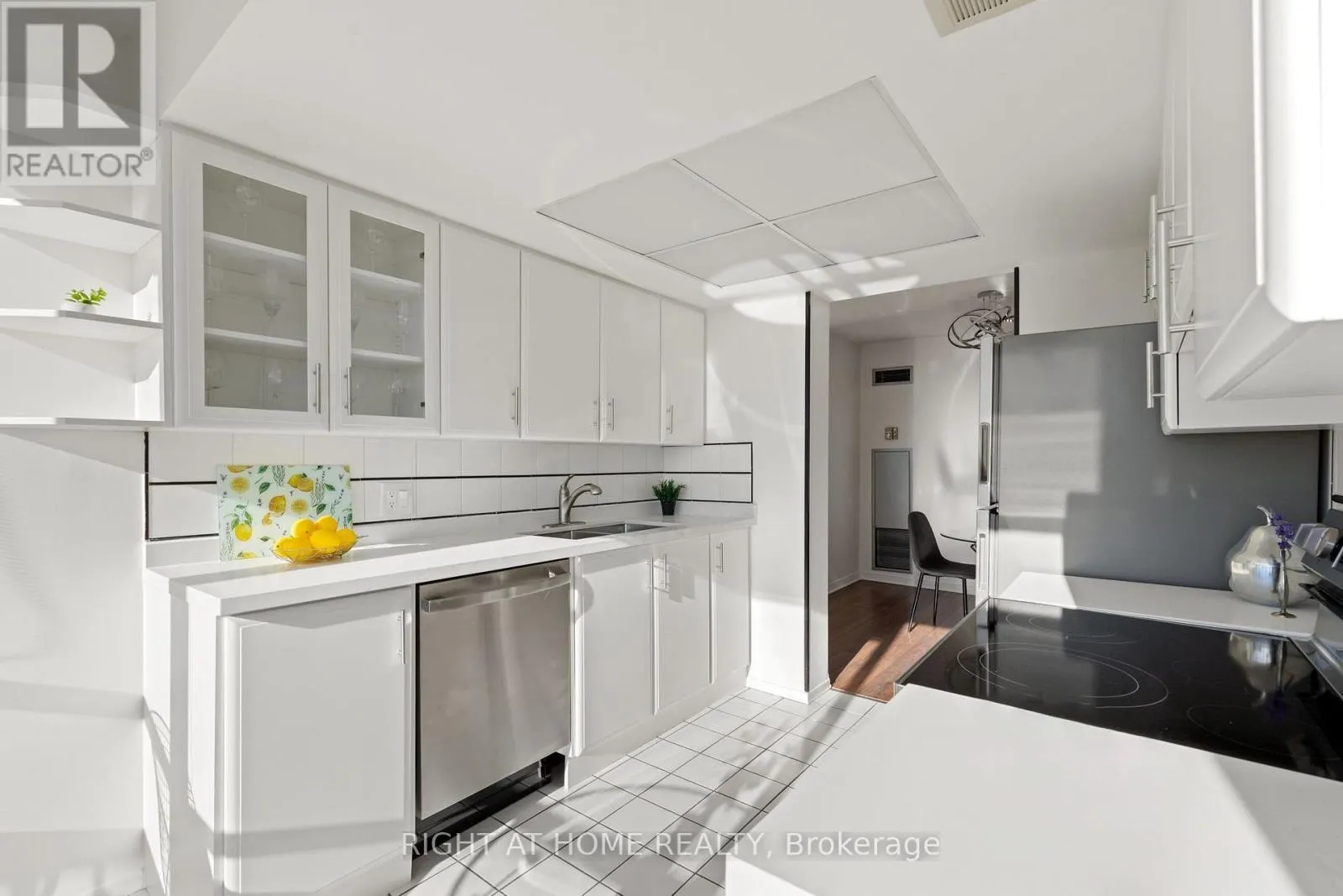 1208 - 1101 STEELES AVENUE W