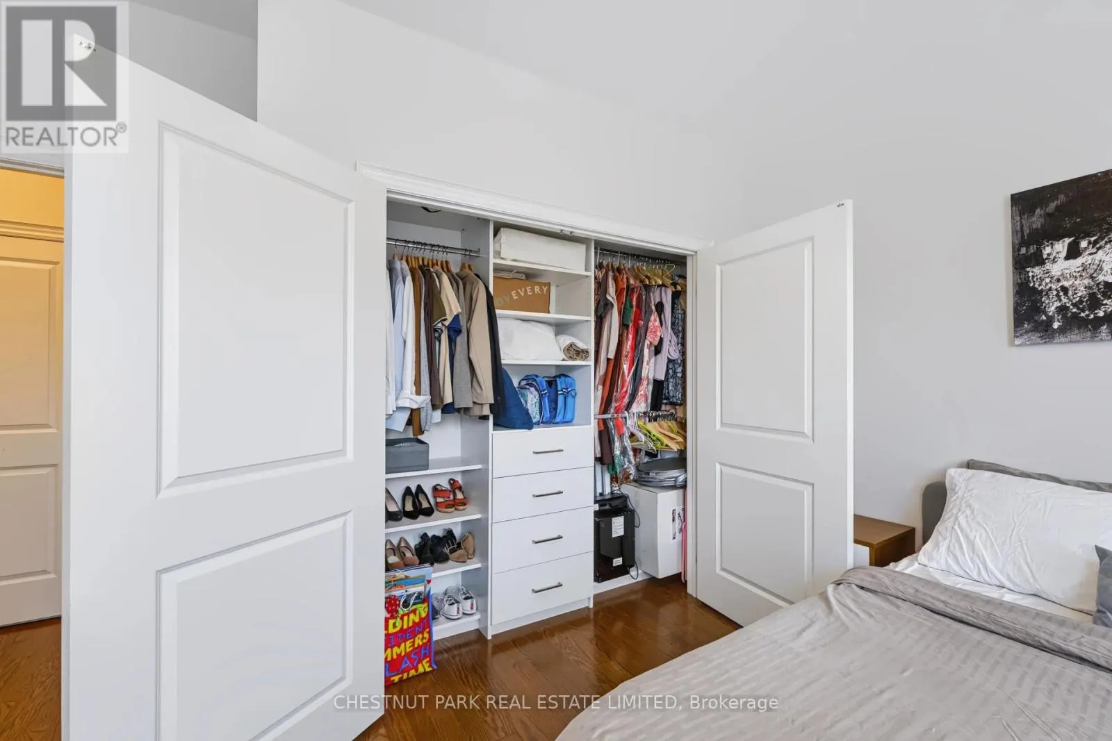 69 BLOORVIEW PLACE