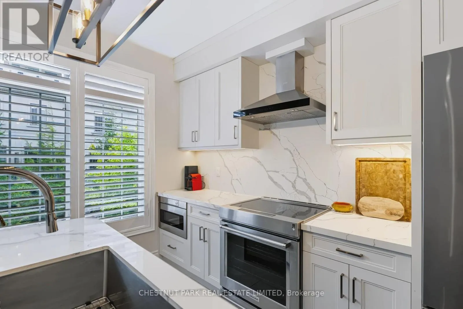 69 BLOORVIEW PLACE
