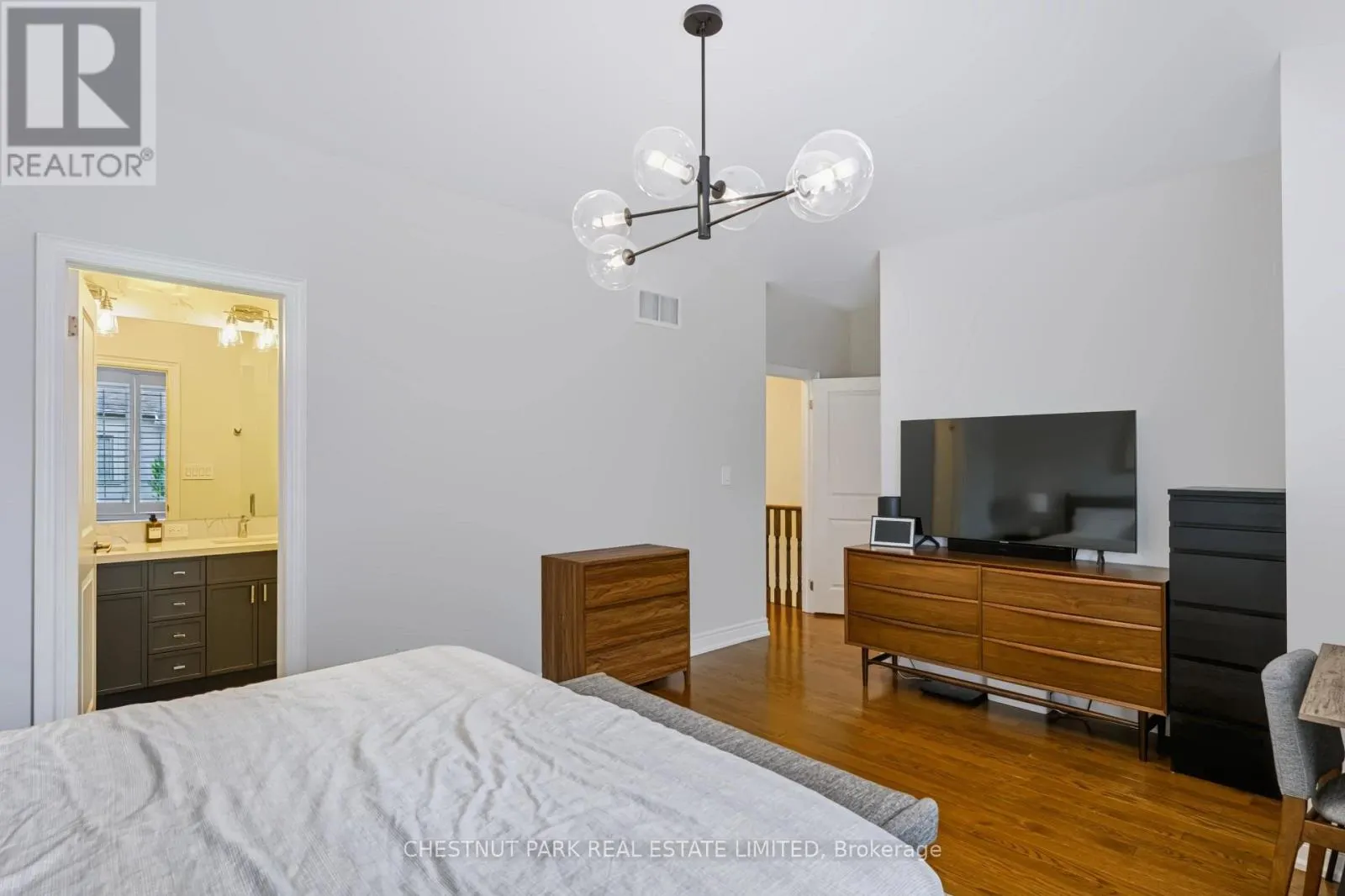 69 BLOORVIEW PLACE