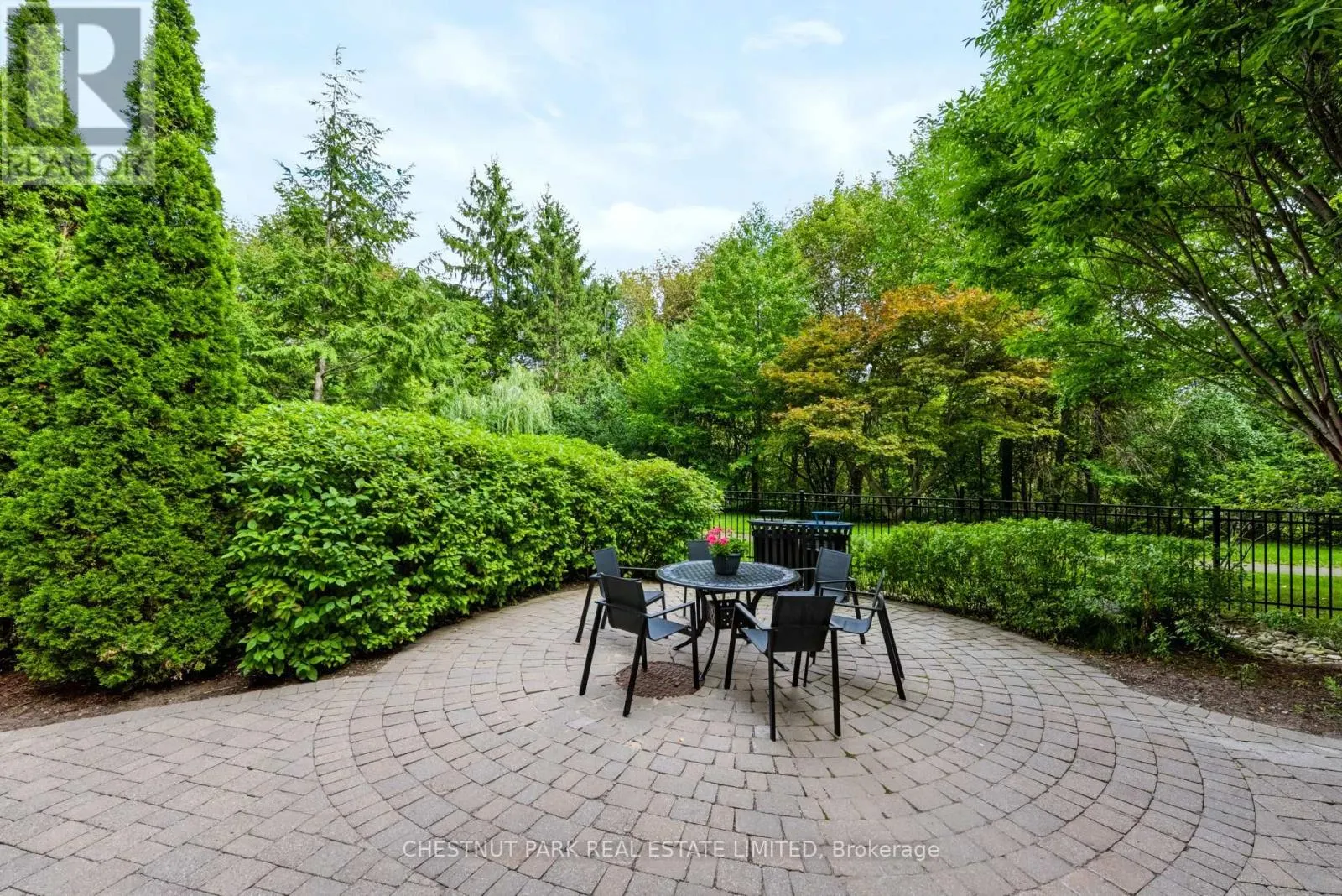 69 BLOORVIEW PLACE