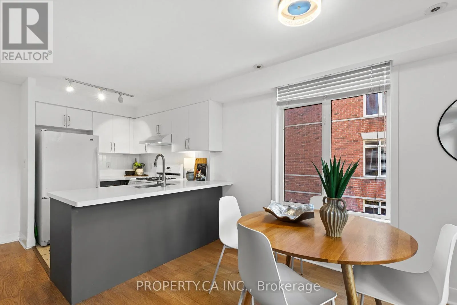 336 - 415 JARVIS STREET
