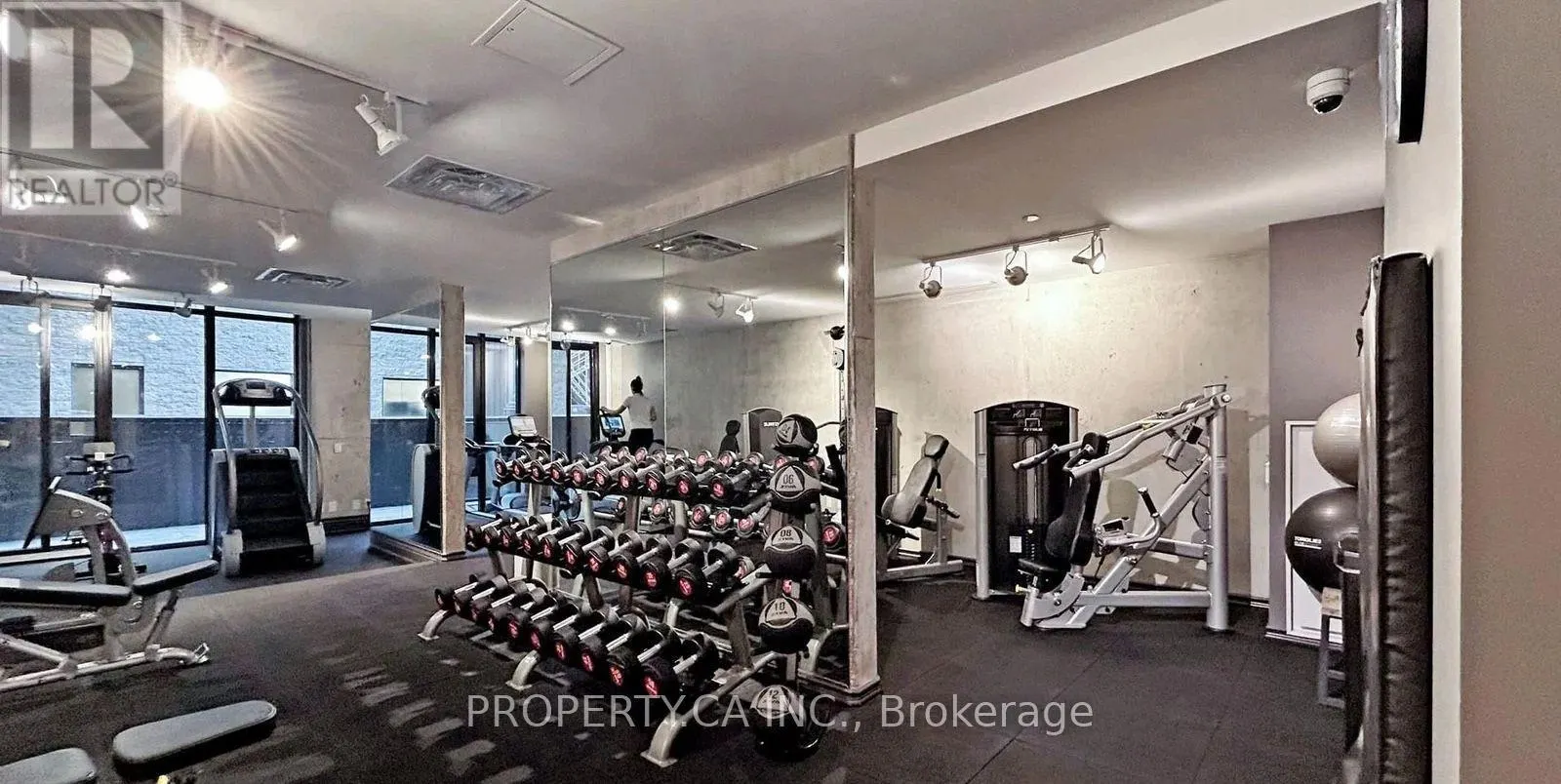 301 - 608 RICHMOND STREET N
