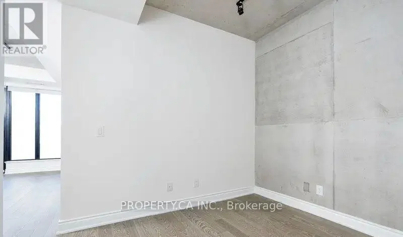301 - 608 RICHMOND STREET N