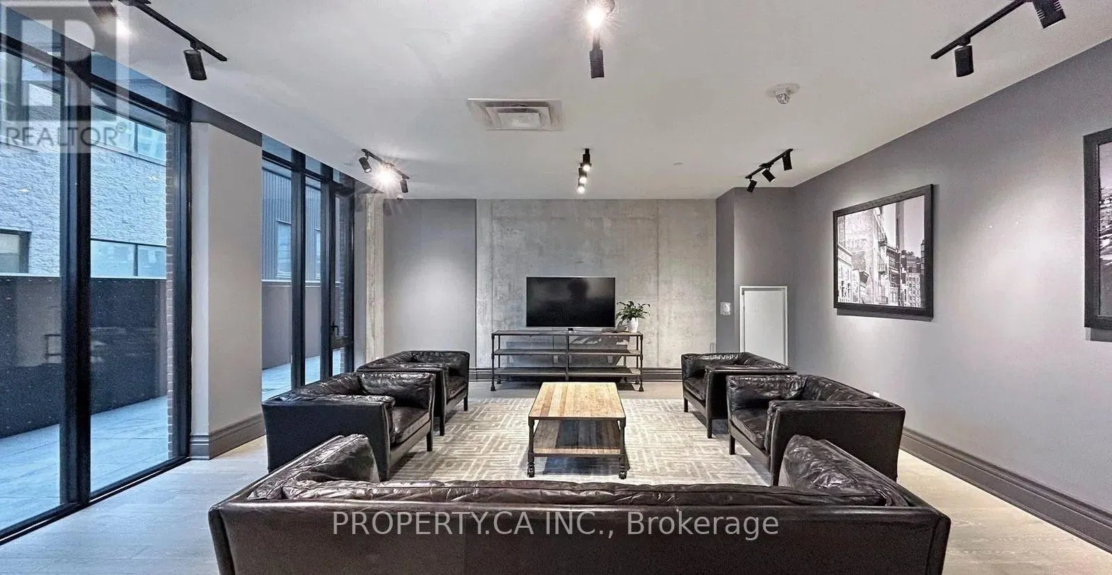 301 - 608 RICHMOND STREET N
