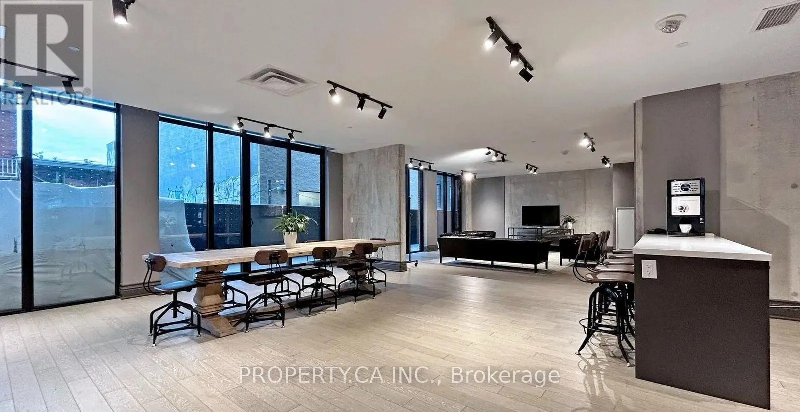 301 - 608 RICHMOND STREET N
