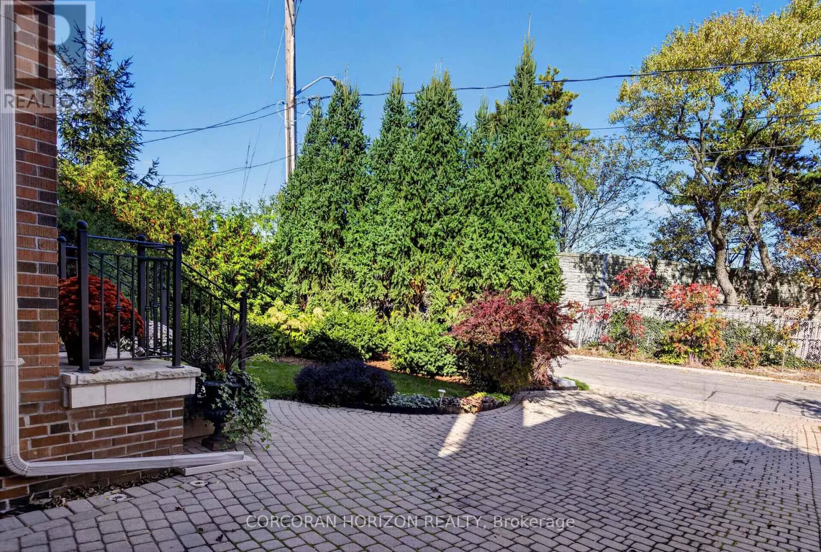 27 ARMOUR BOULEVARD