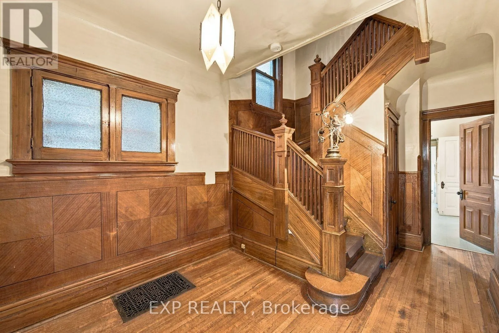 101 BEATRICE STREET