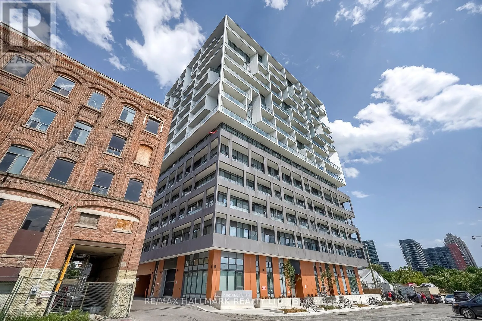 421 - 9 TECUMSETH STREET