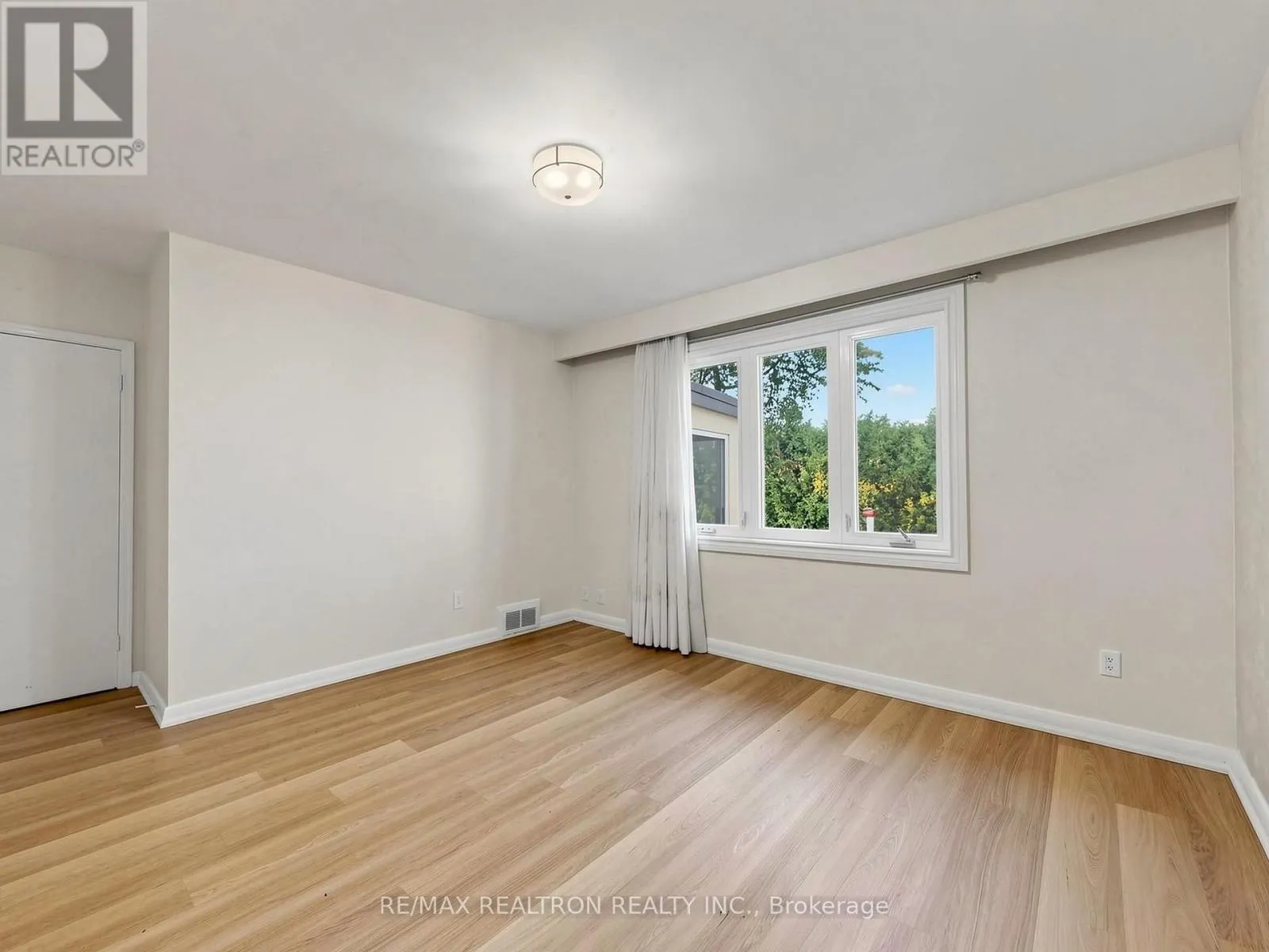 33 SUMNER HEIGHTS DRIVE