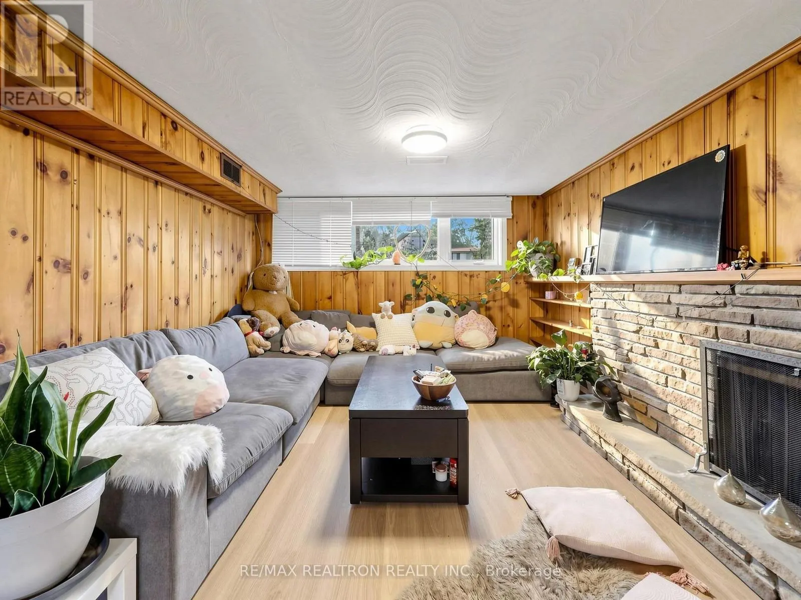 33 SUMNER HEIGHTS DRIVE