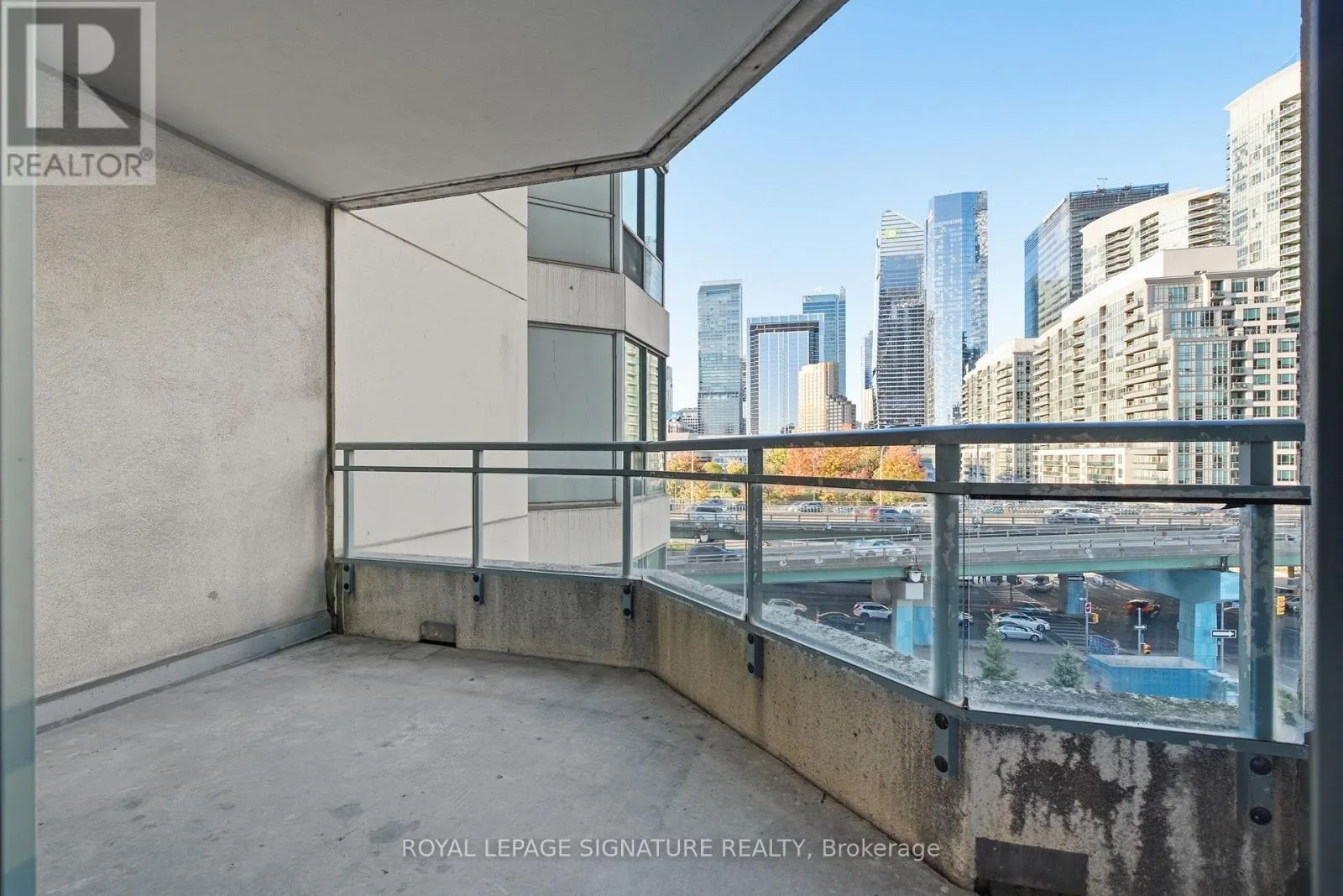 701 - 228 QUEENS QUAY W