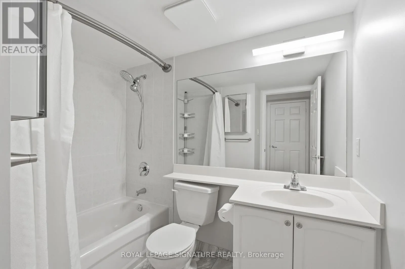701 - 228 QUEENS QUAY W