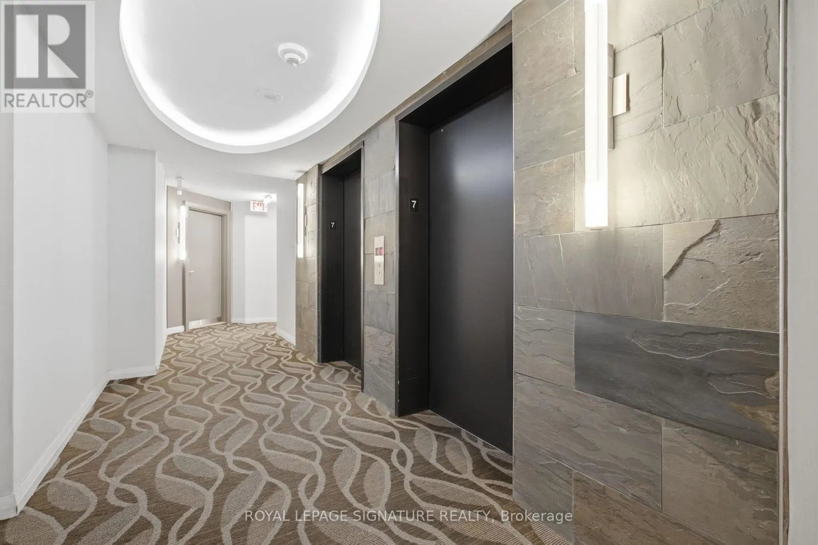 701 - 228 QUEENS QUAY W