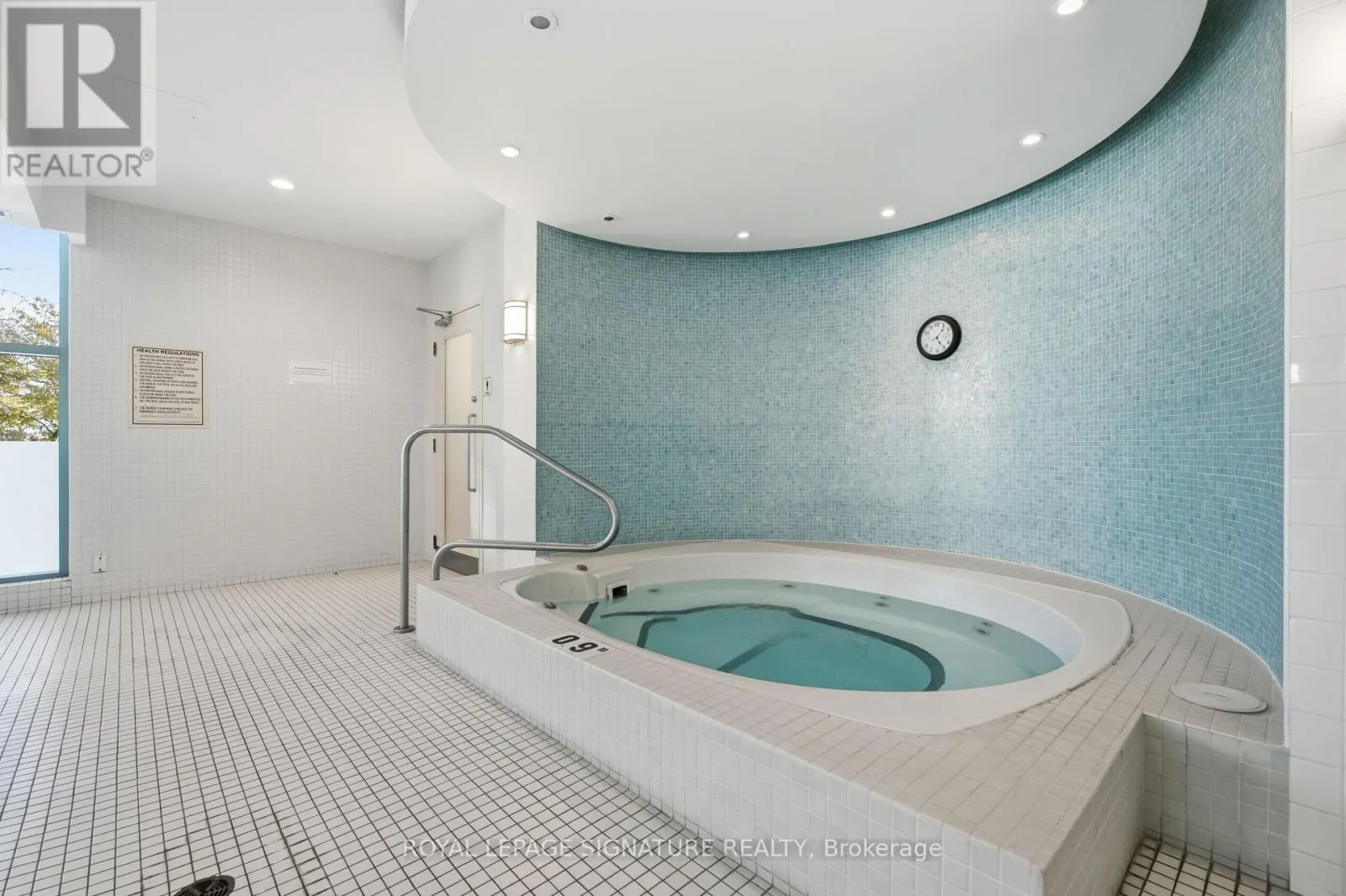 701 - 228 QUEENS QUAY W