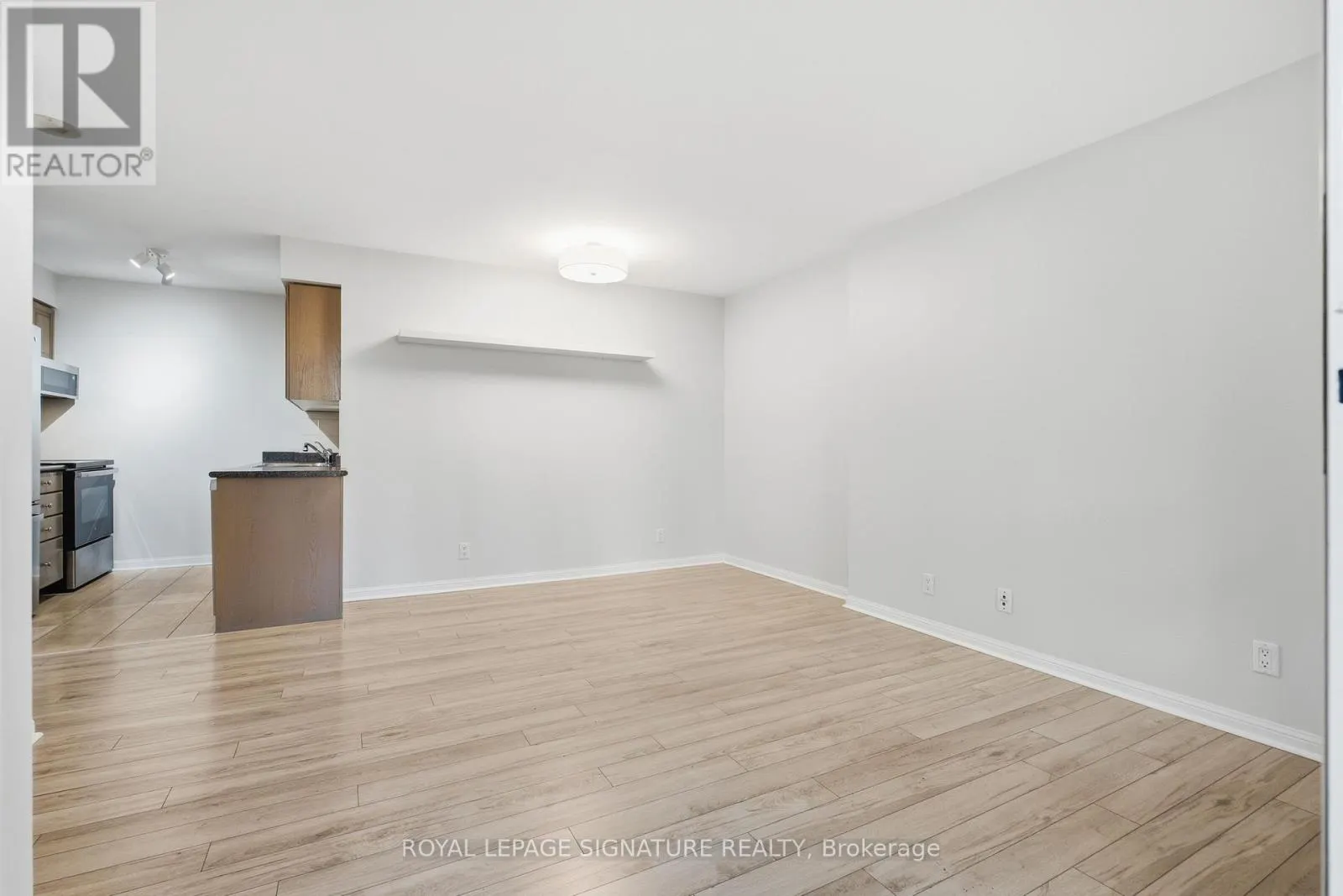 701 - 228 QUEENS QUAY W