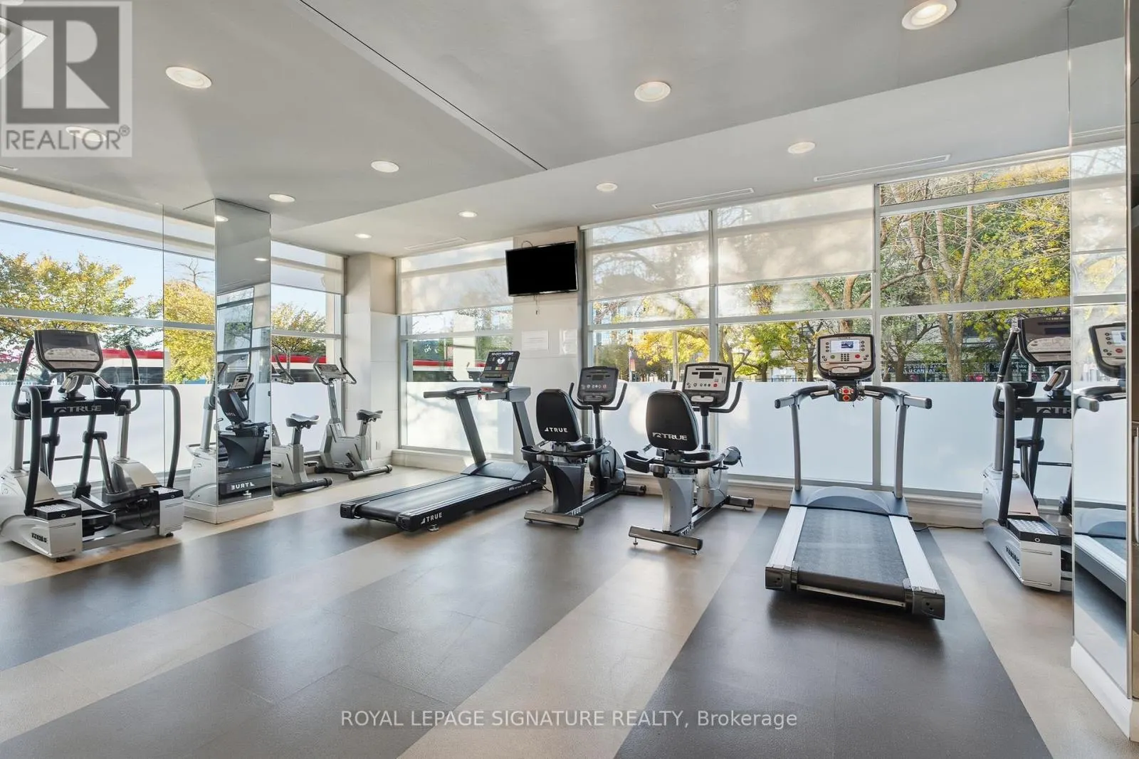 701 - 228 QUEENS QUAY W