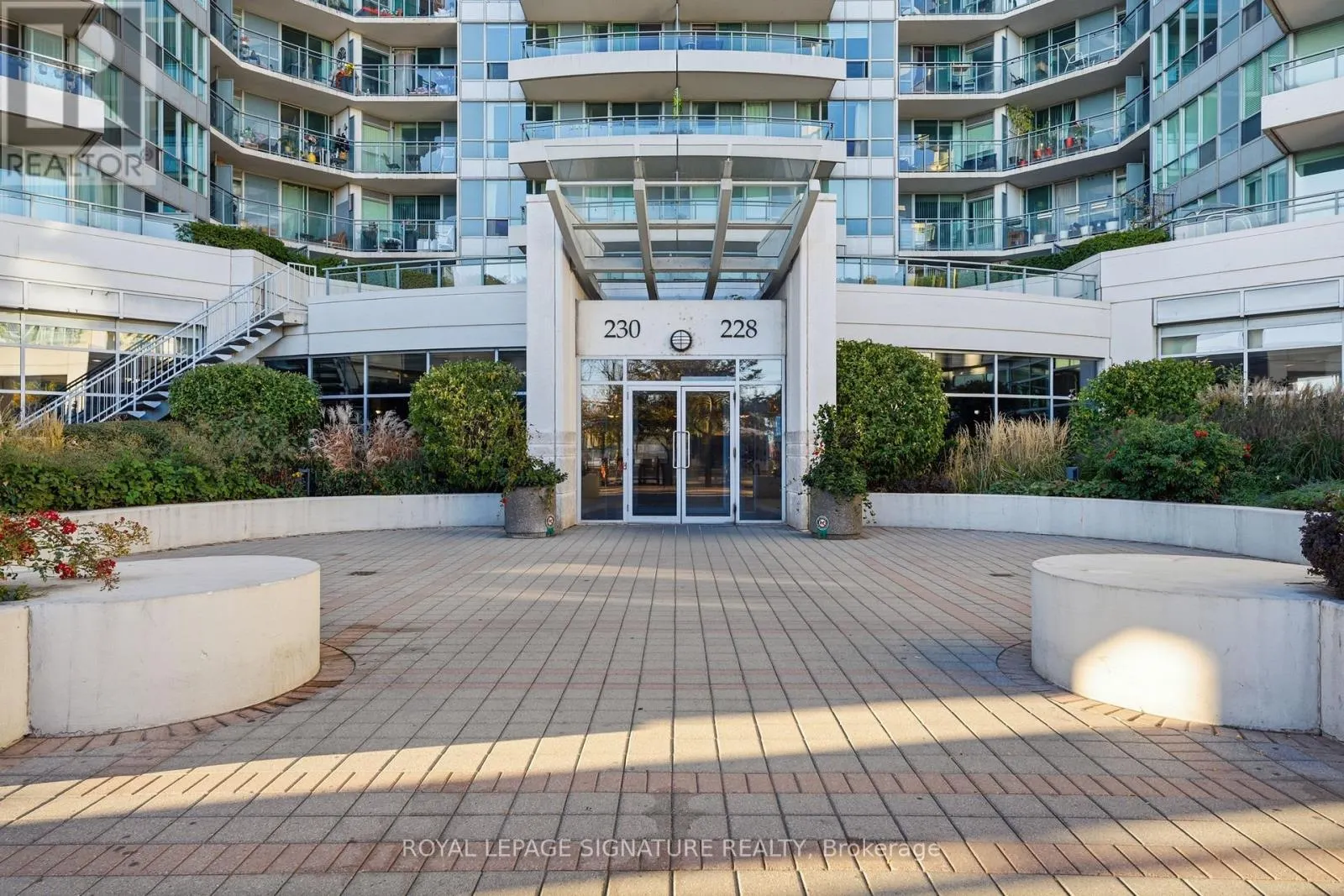 701 - 228 QUEENS QUAY W
