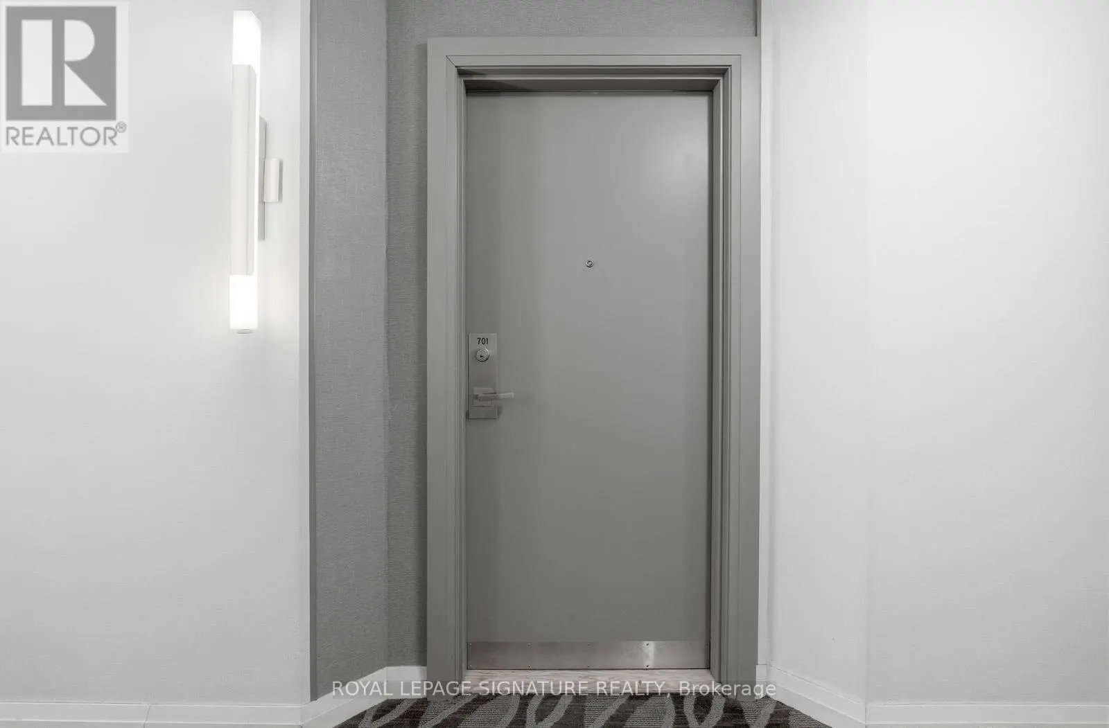 701 - 228 QUEENS QUAY W