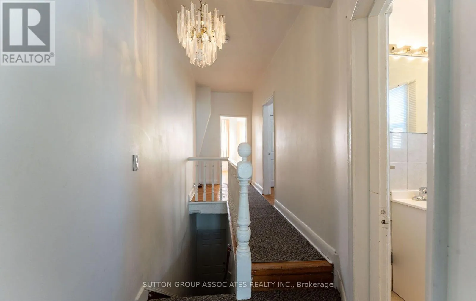 2ND FLOOR - 35 BELLWOODS AVENUE