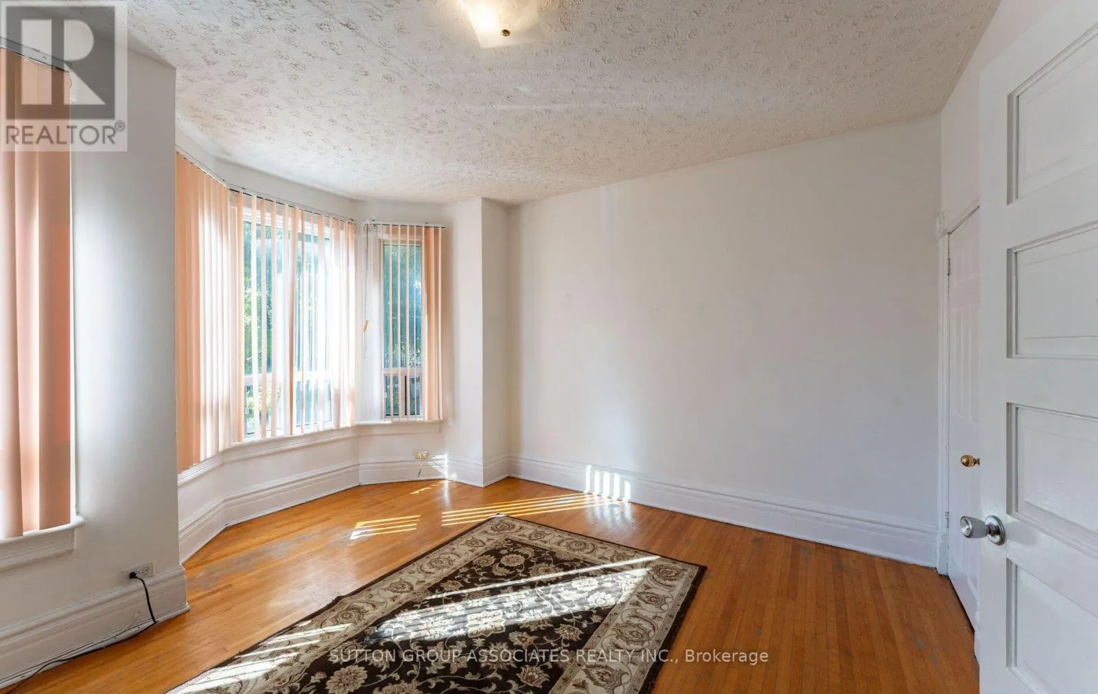 2ND FLOOR - 35 BELLWOODS AVENUE