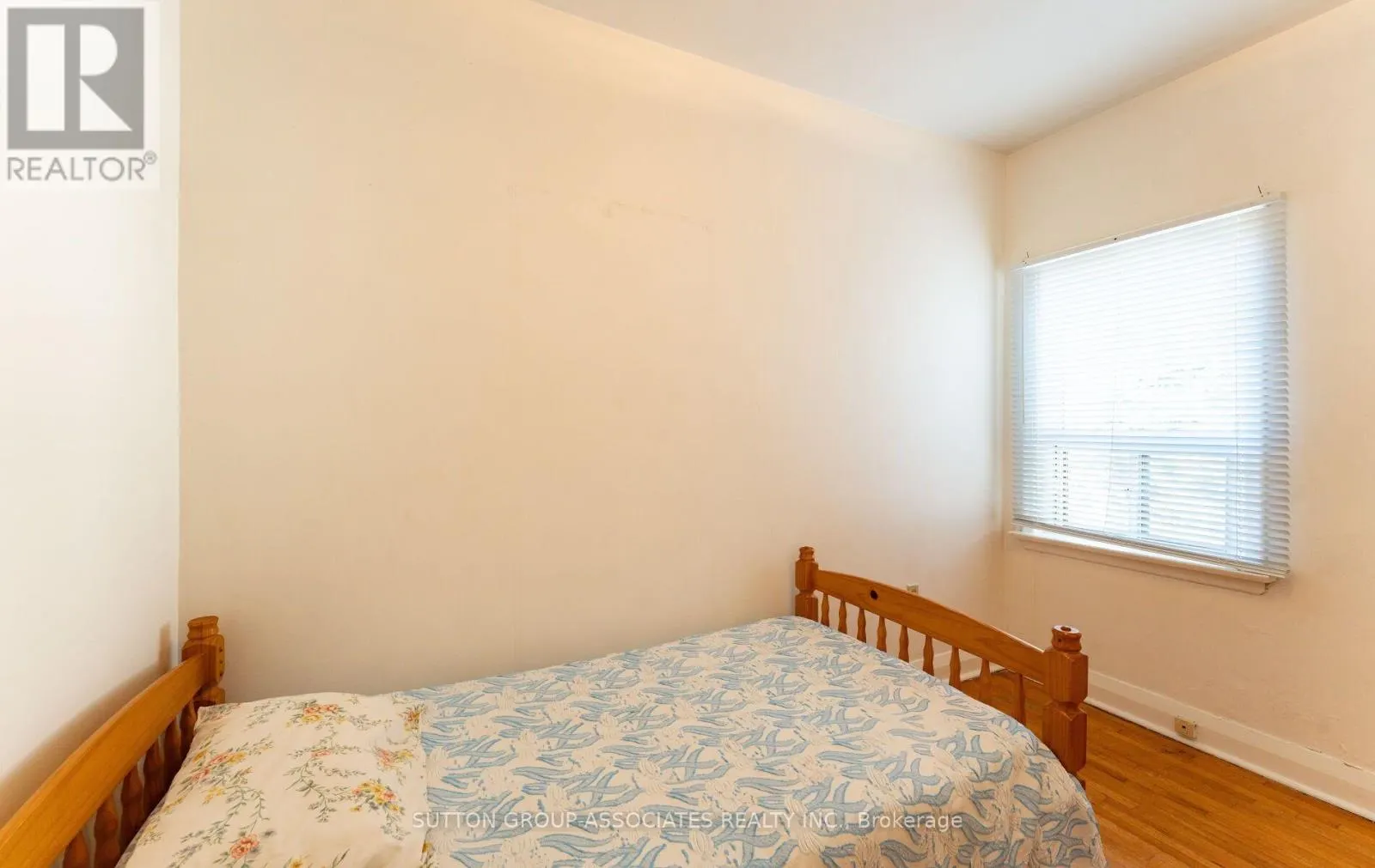 2ND FLOOR - 35 BELLWOODS AVENUE