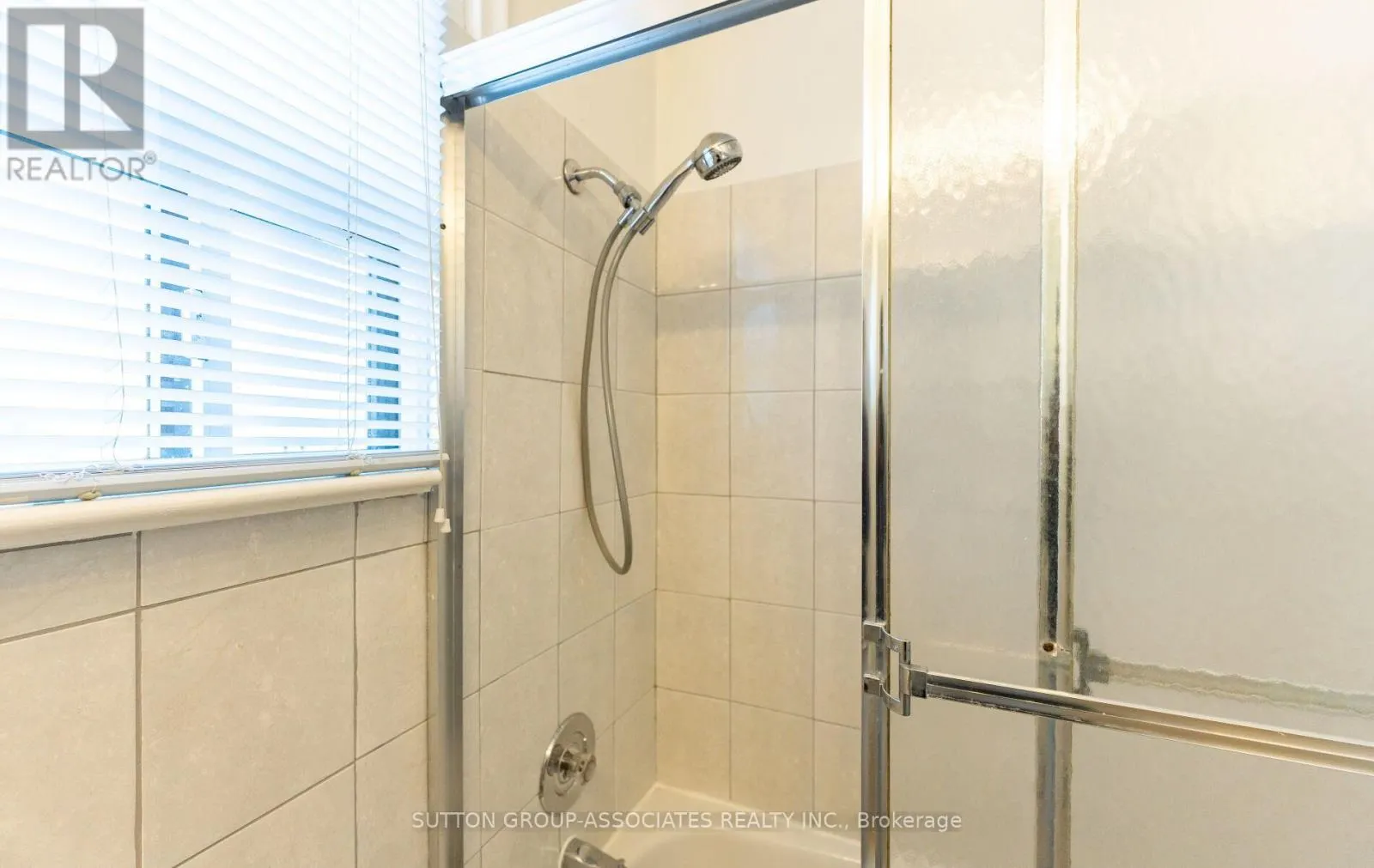 2ND FLOOR - 35 BELLWOODS AVENUE