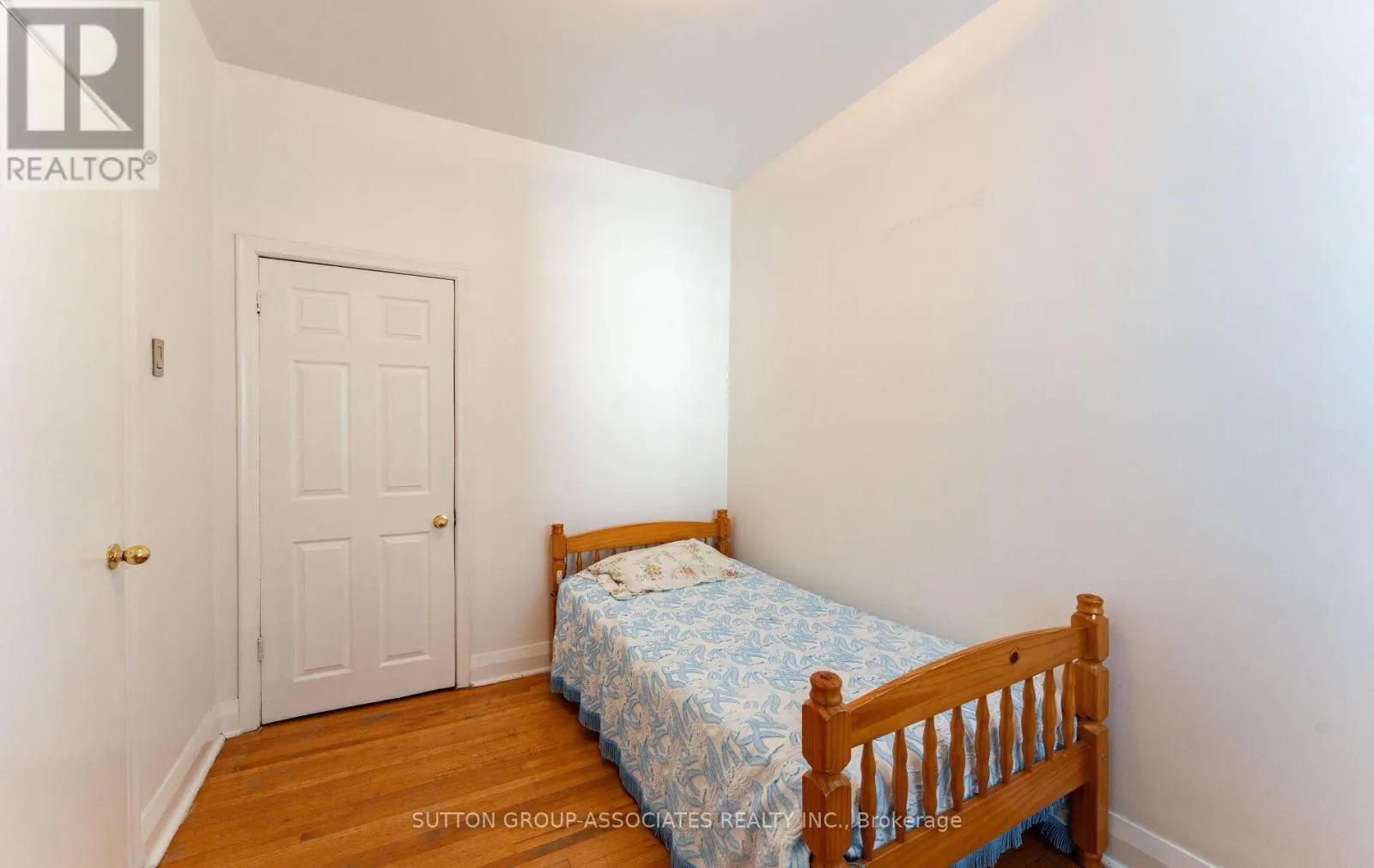 2ND FLOOR - 35 BELLWOODS AVENUE