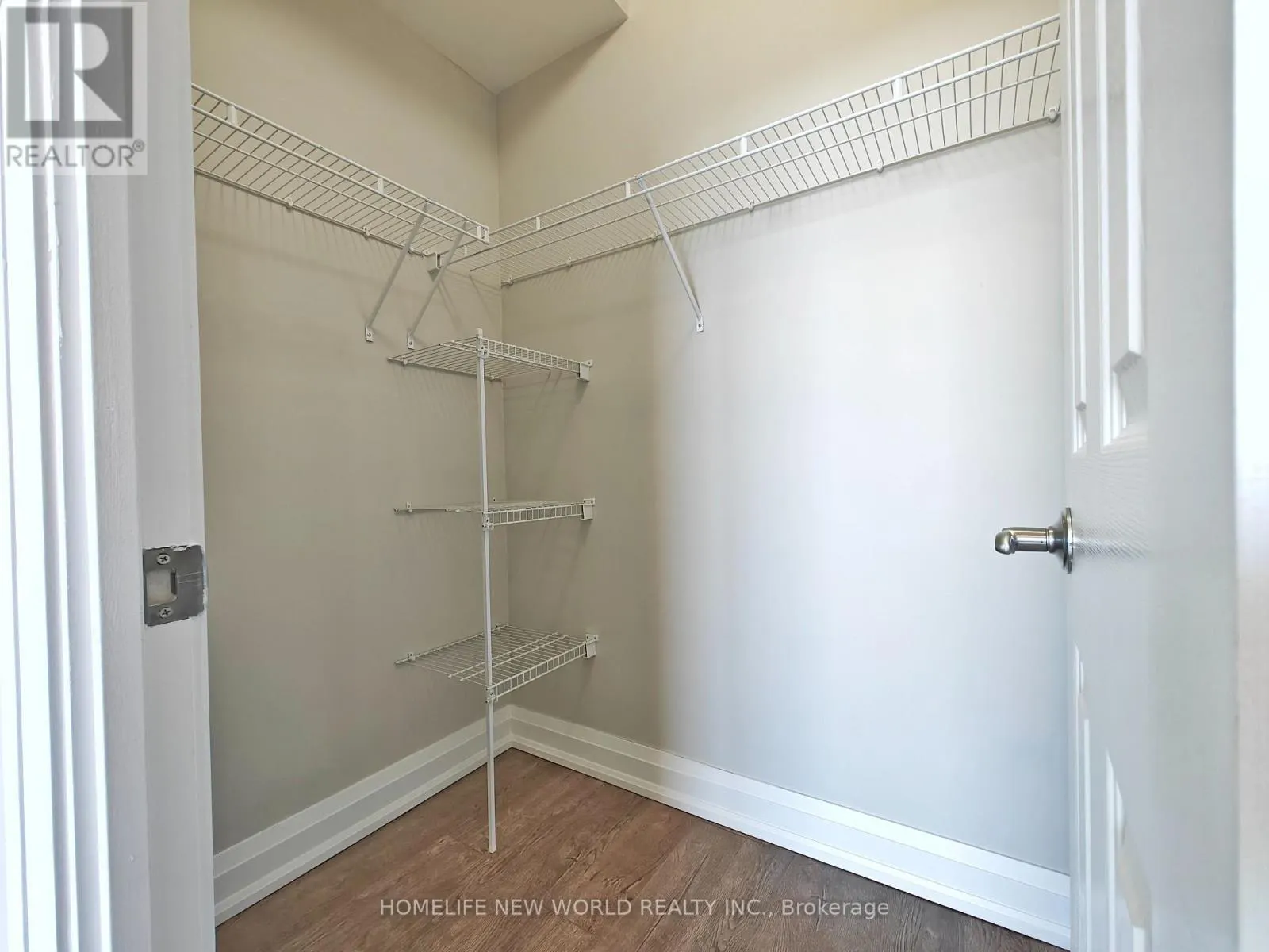 LPH07 - 18 HOLMES AVENUE