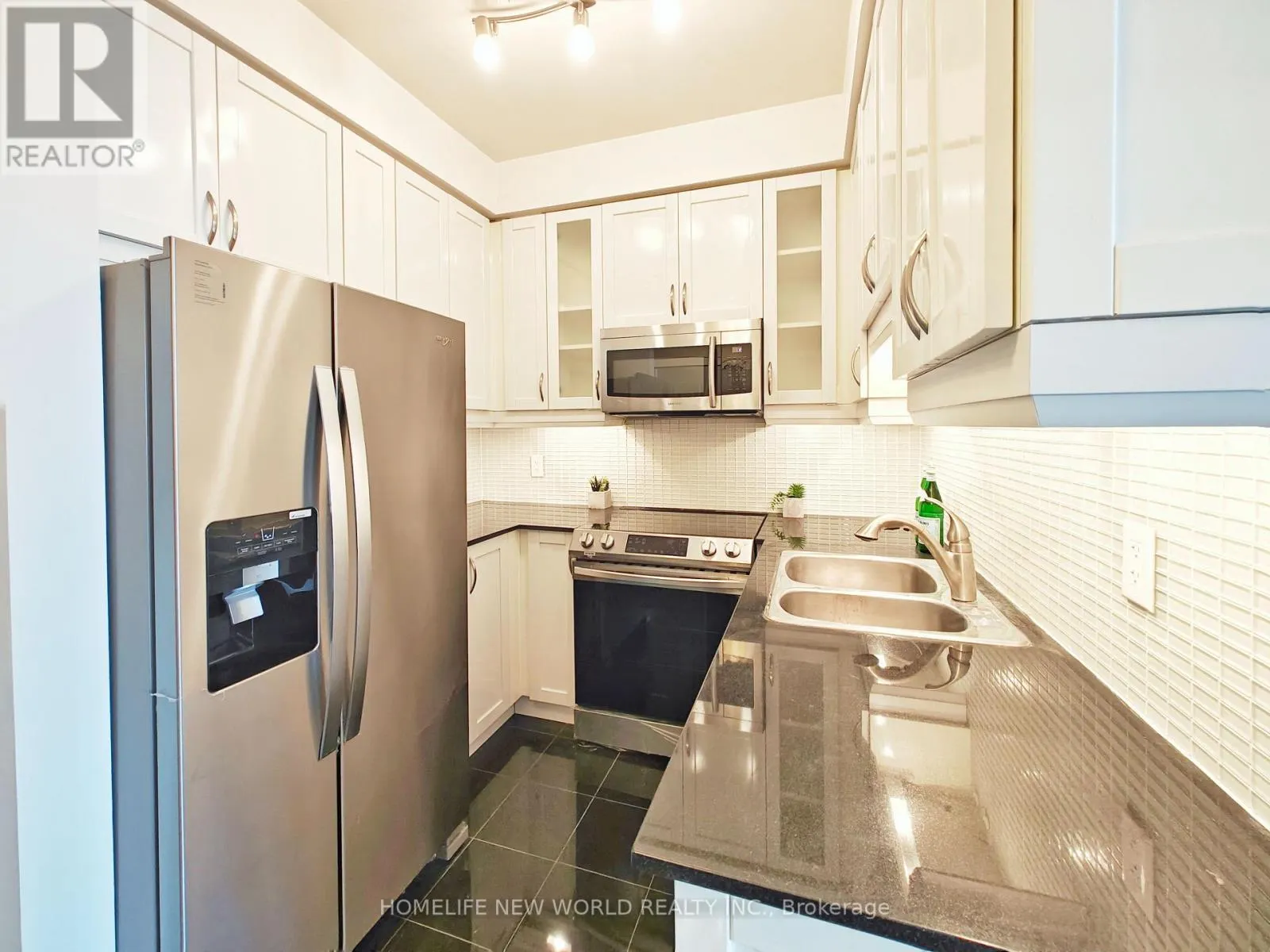 LPH07 - 18 HOLMES AVENUE