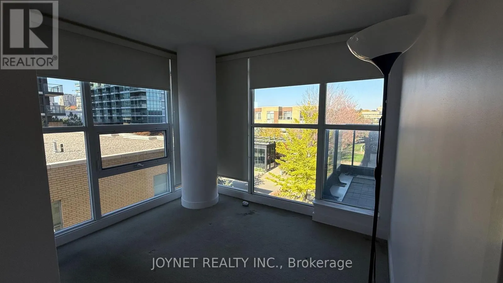 305 - 29 SINGER COURT